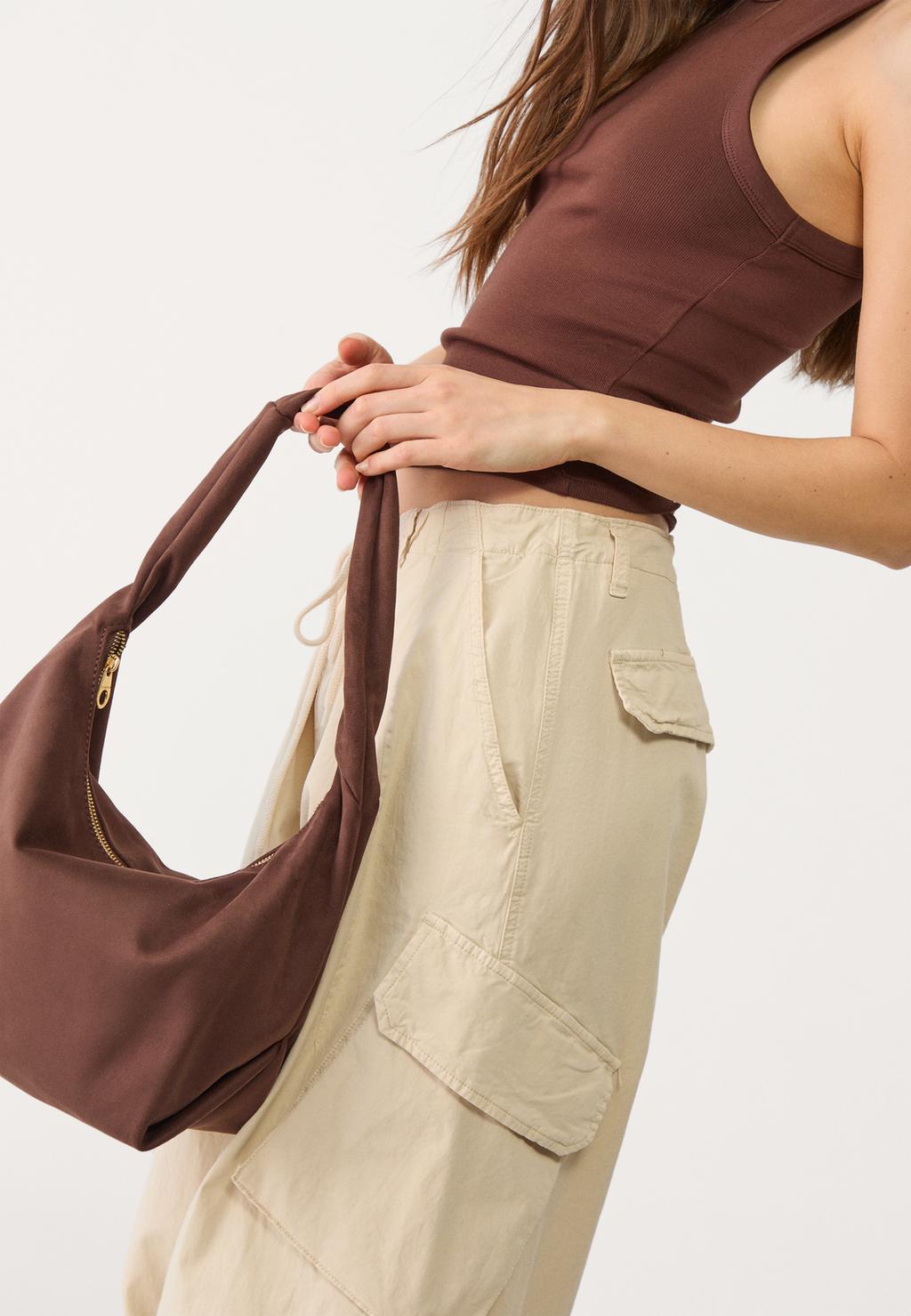 Bolso de hombro detalle asa