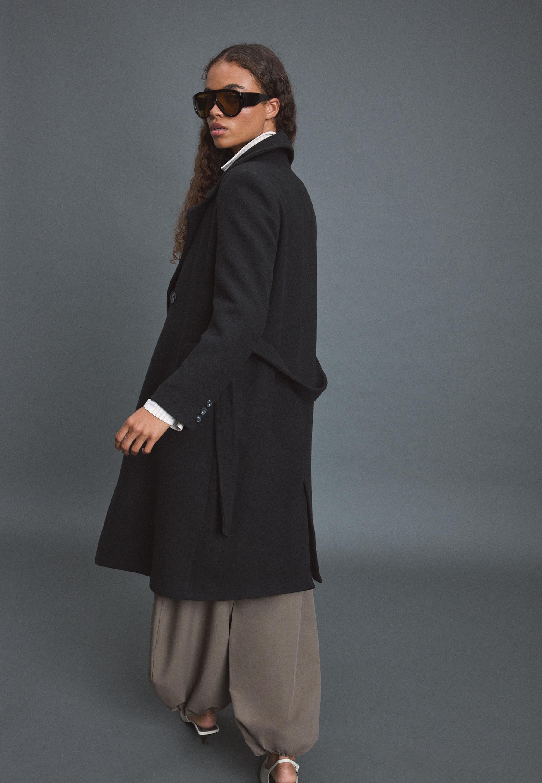 Felt texture coat with belt — Black