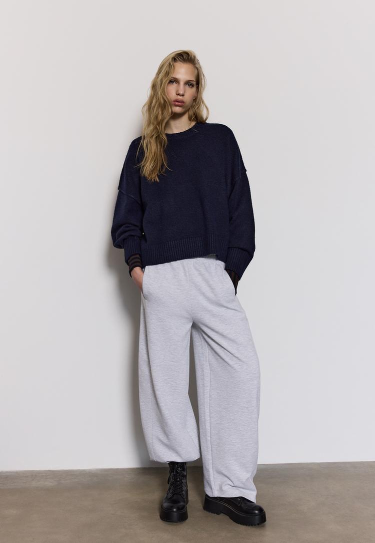 strickpullover-mit-rundausschnitt