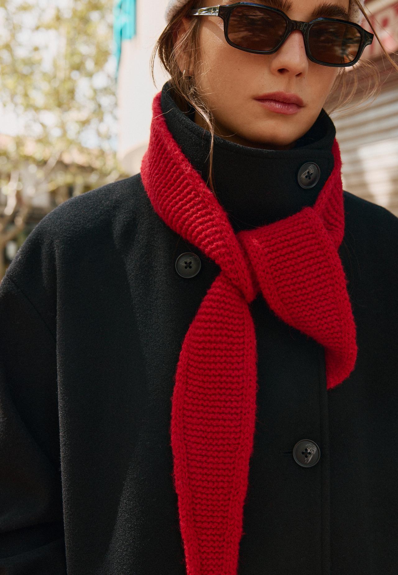 Triangle scarf — Red