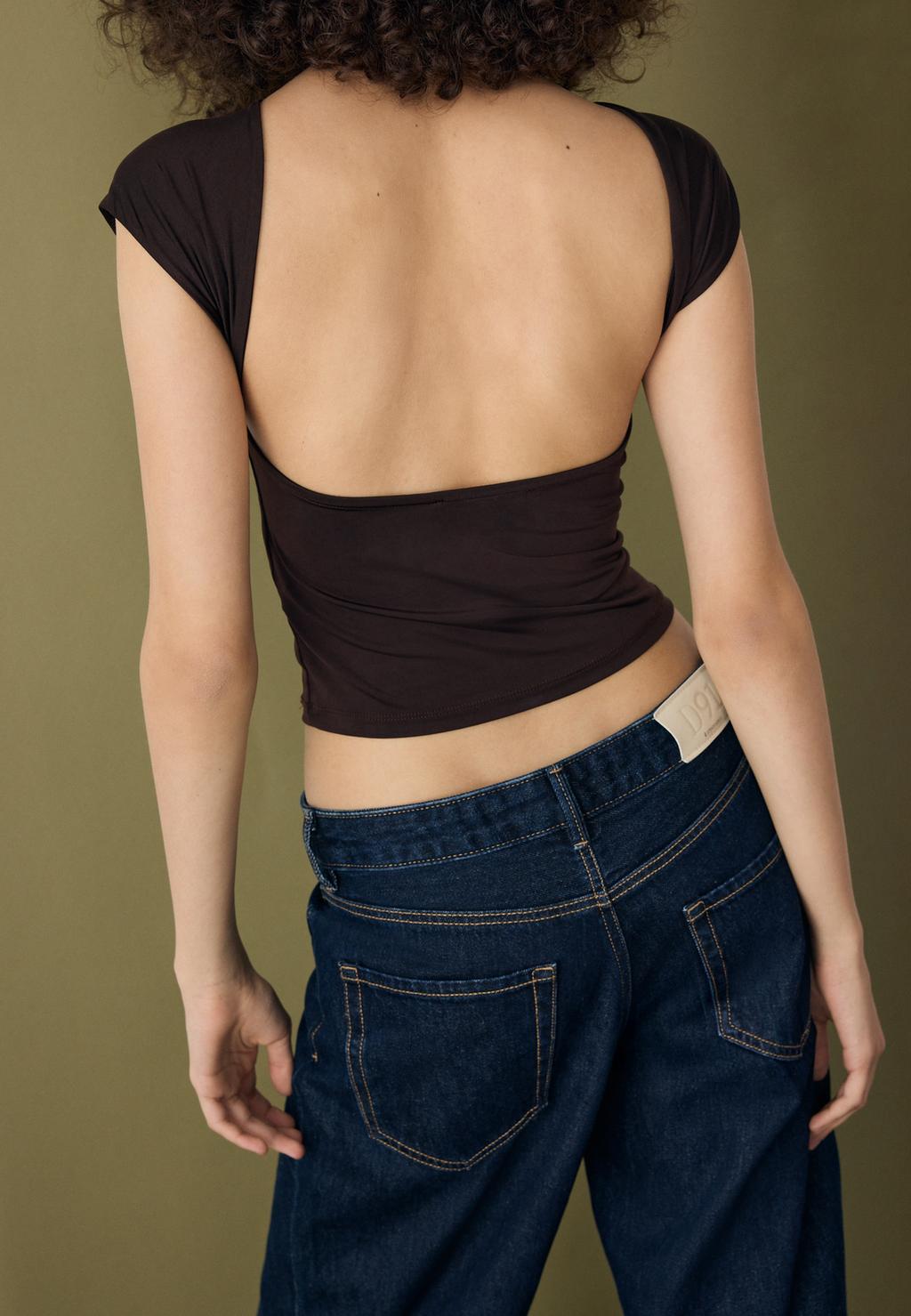 T-Shirt mit freiem Rücken