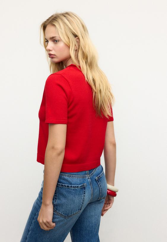 strickjacke-mit-geknopftem-stehkragen