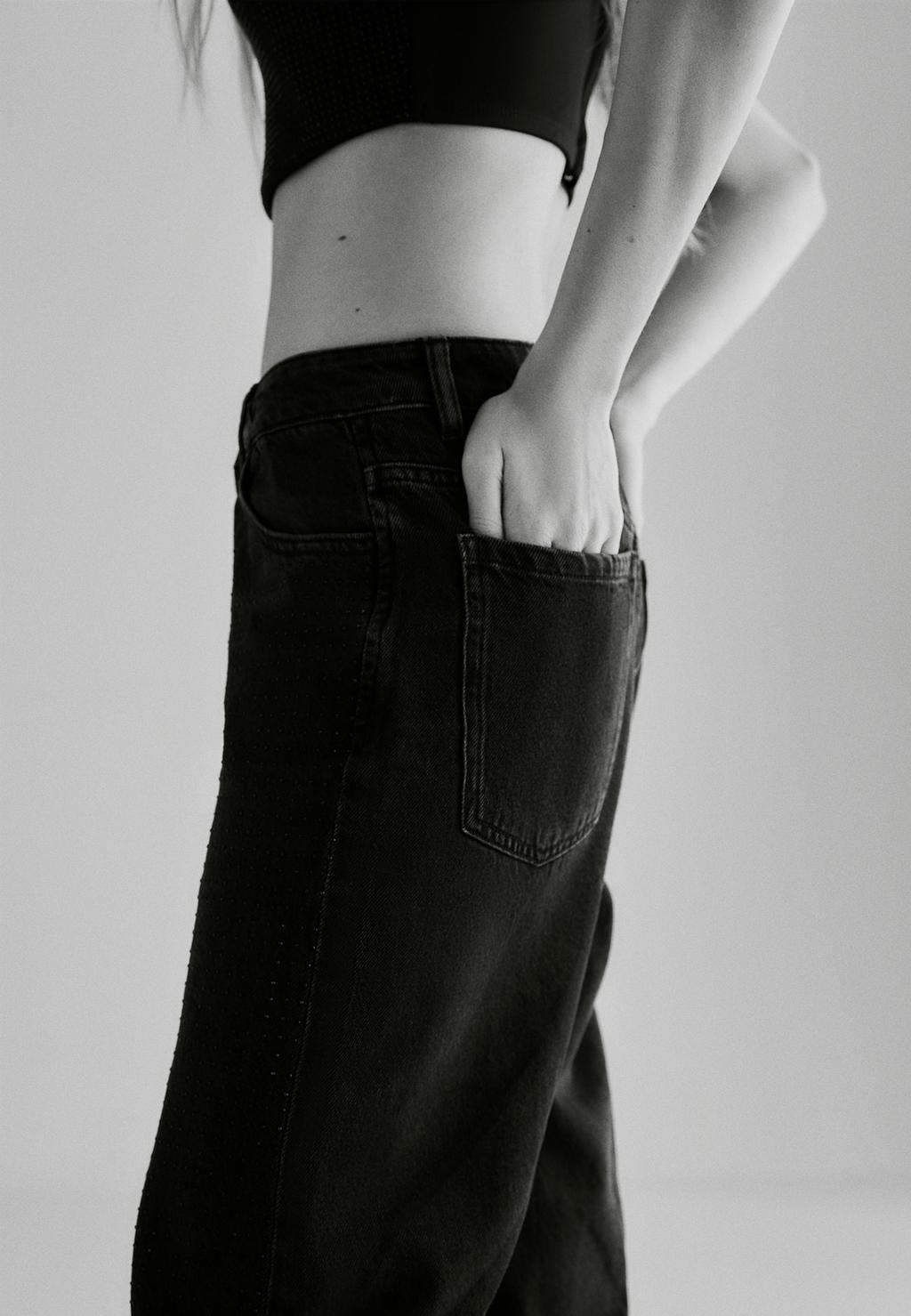 Straight-fit jeans with rhinestones