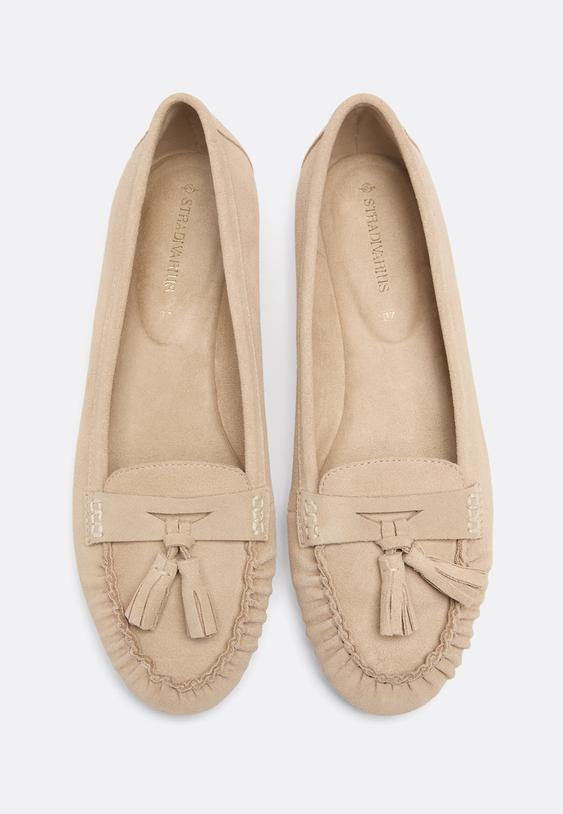 leather tassel loafers