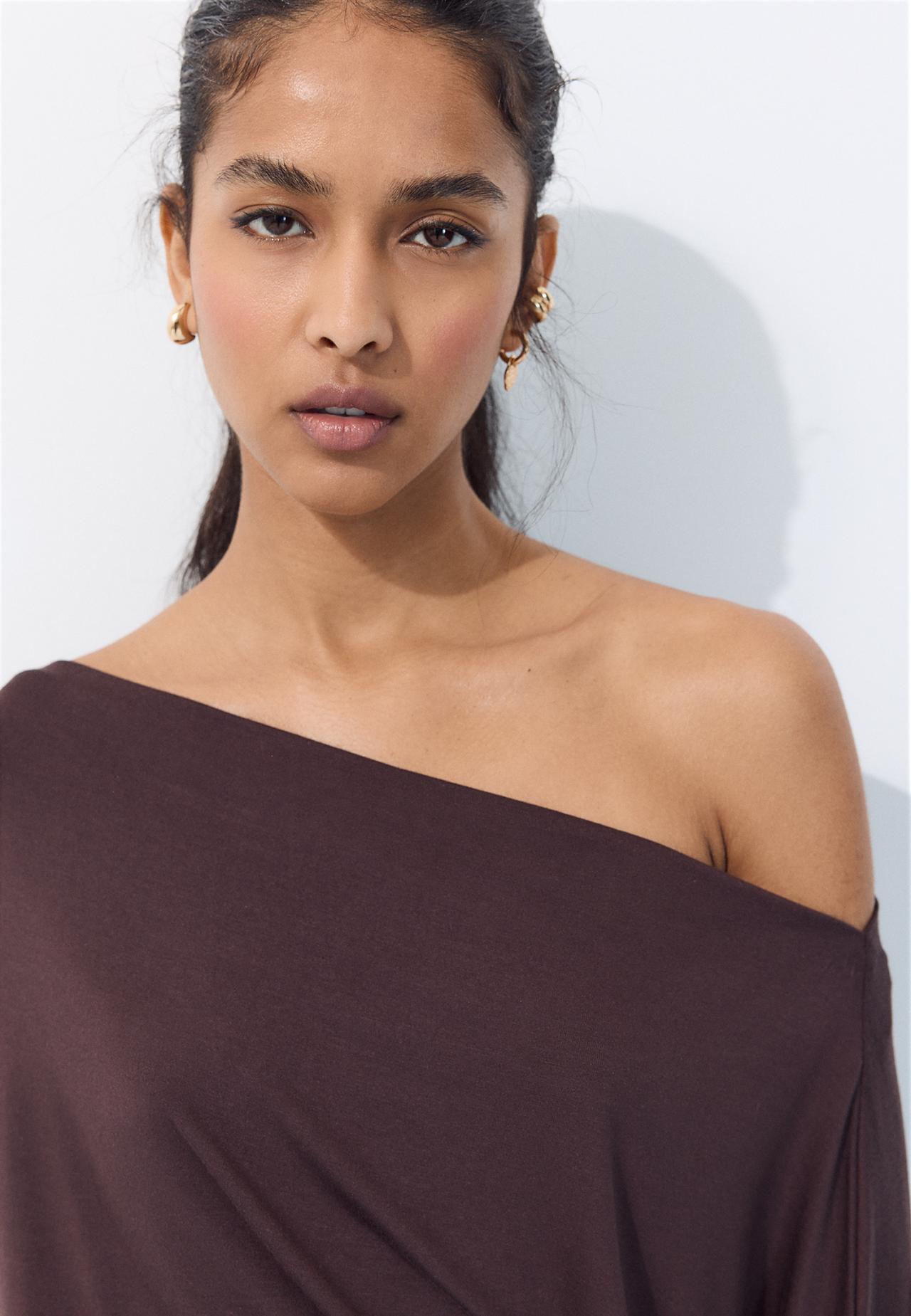 Asymmetric modal T-shirt — Brown