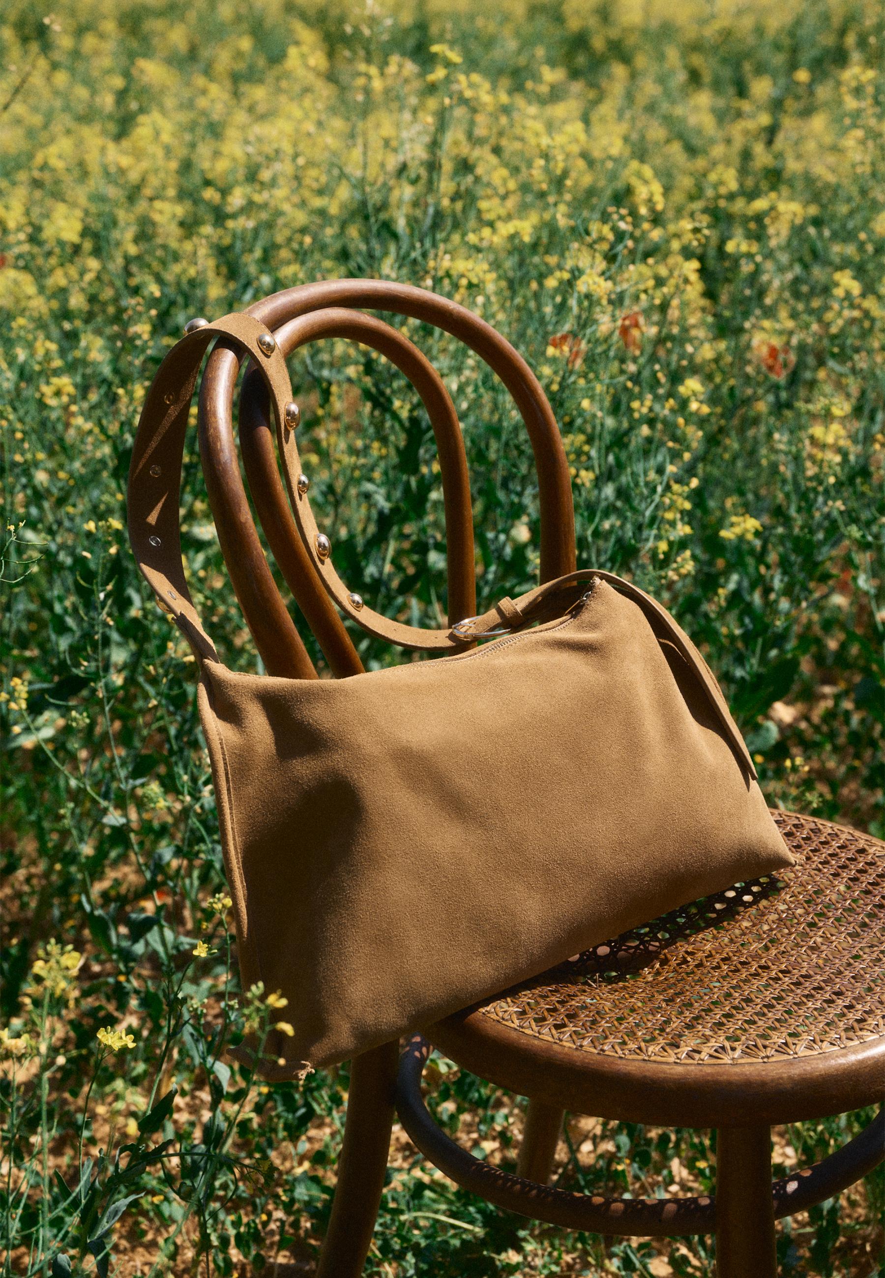 Studded flat shoulder bag, 100% leather — Beige