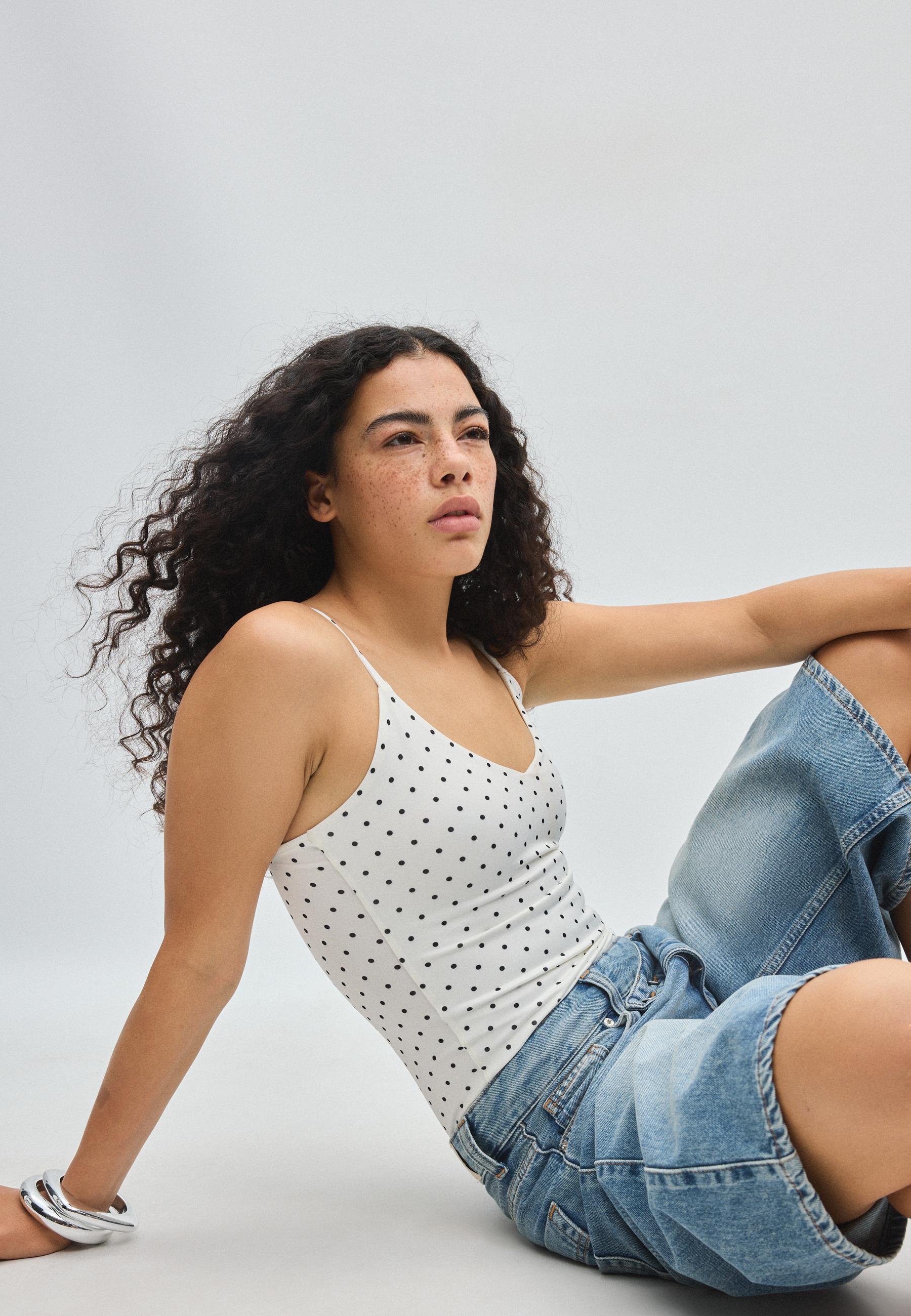 Polka dot V-neck strappy bodysuit — Ecru