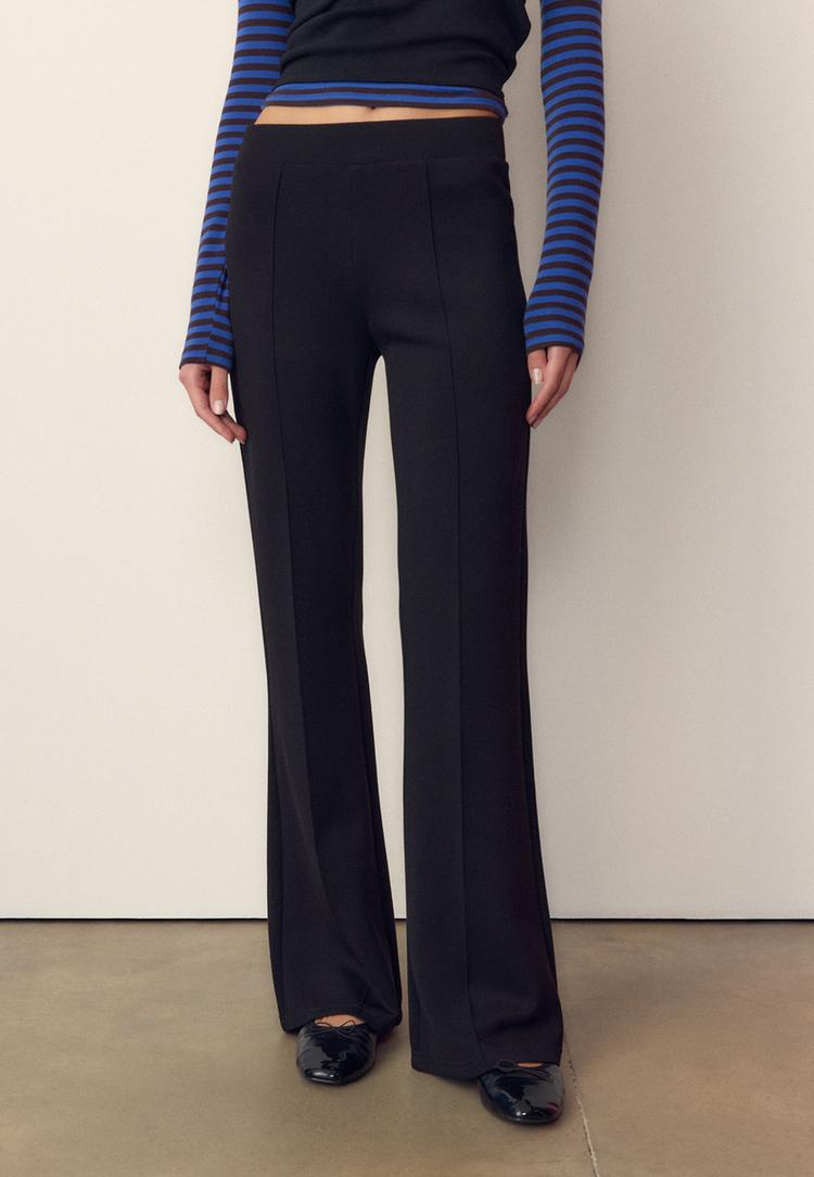 Stradivarius Παντελόνι Καμπάνα Με Ραφή Και Απαλή Υφή Μαύρο Xl