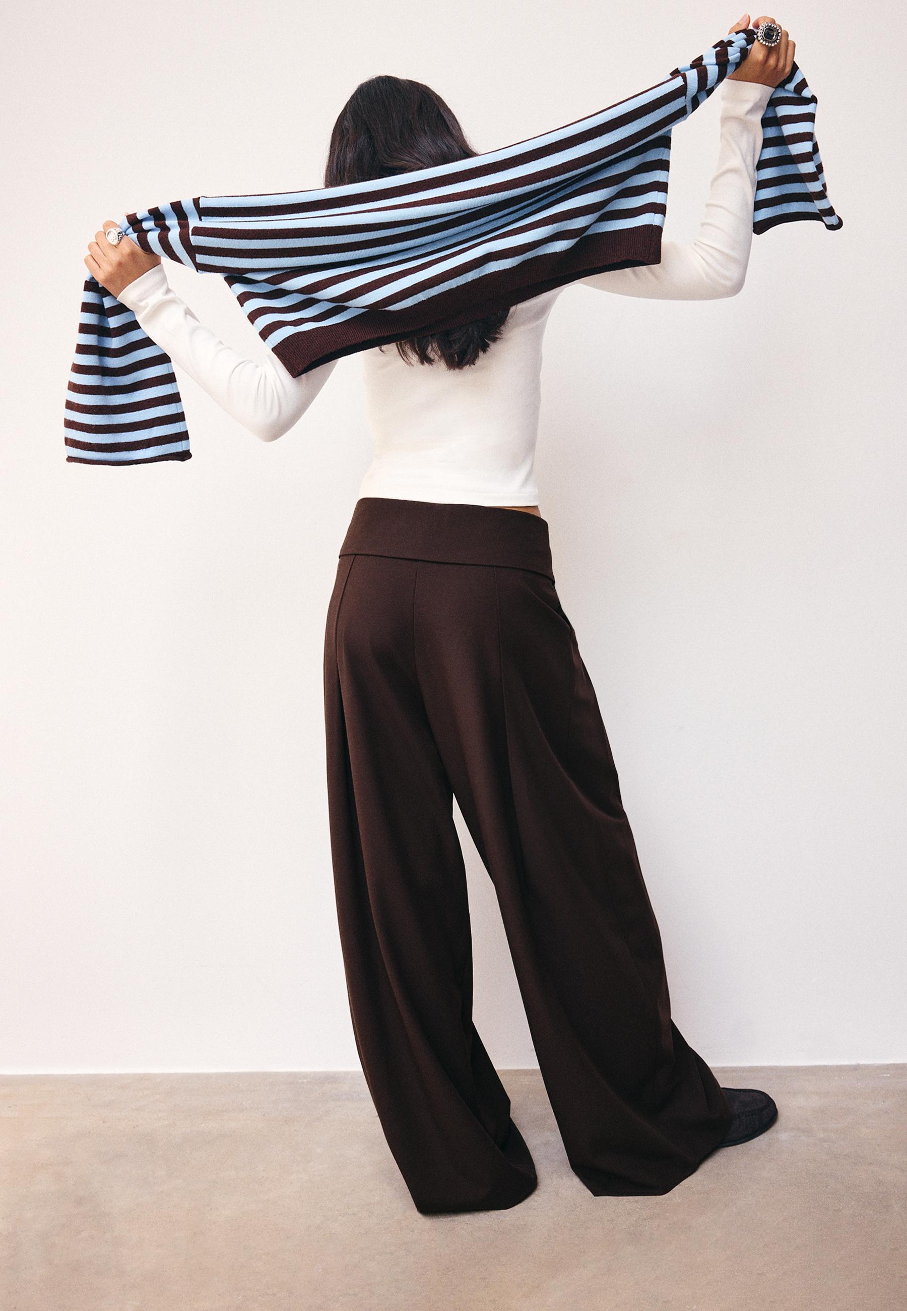 Stradivarius Kıvrık belli kumaş pantolon görsel 5