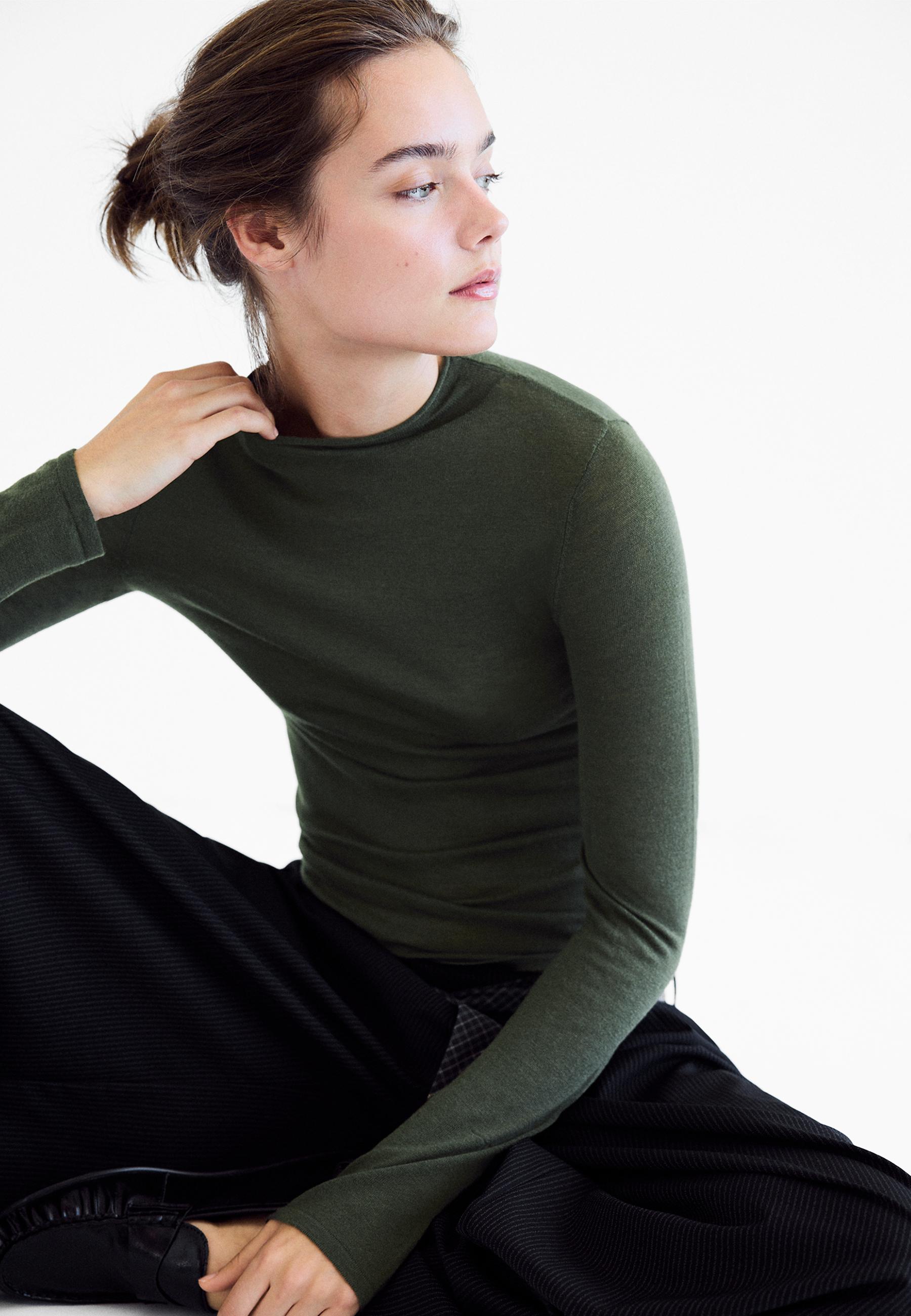Stradivarius Basic yün ipek Perkins yaka kazak