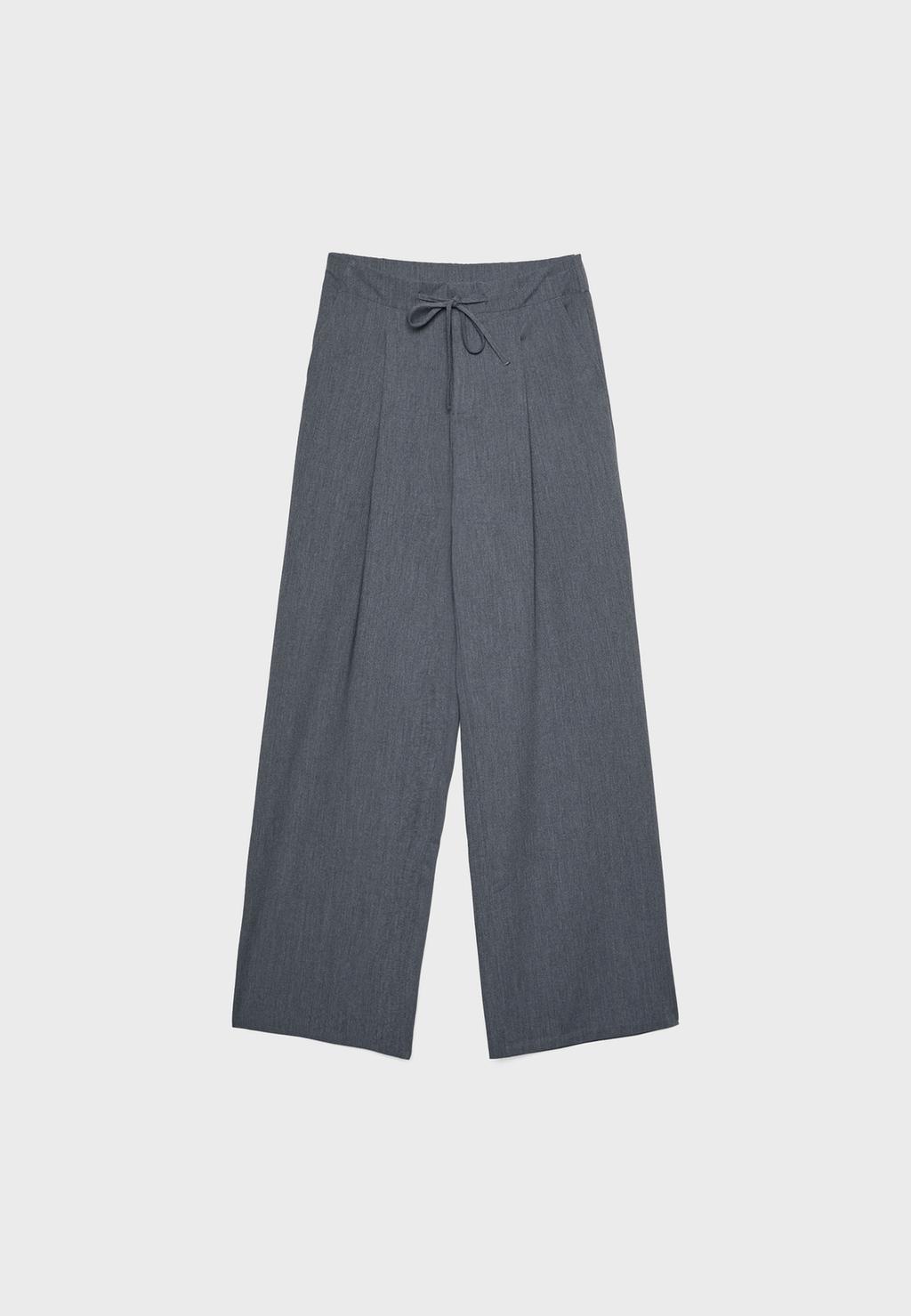 Smart trousers with darts and drawstrings