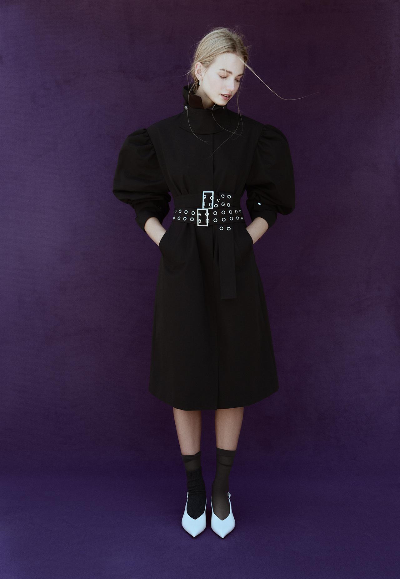 Voluminous sleeve trench coat — Black