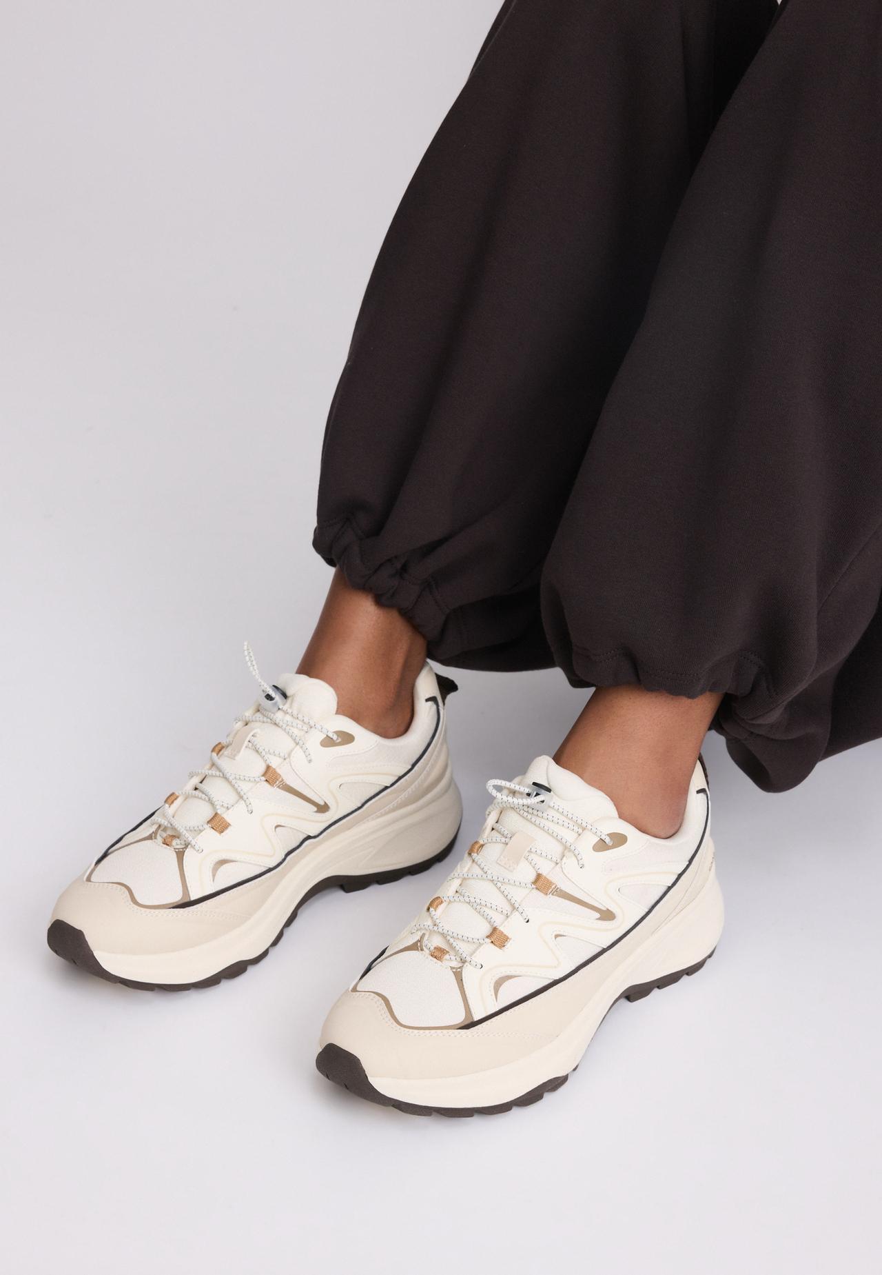 S008 track trainers — ECRU