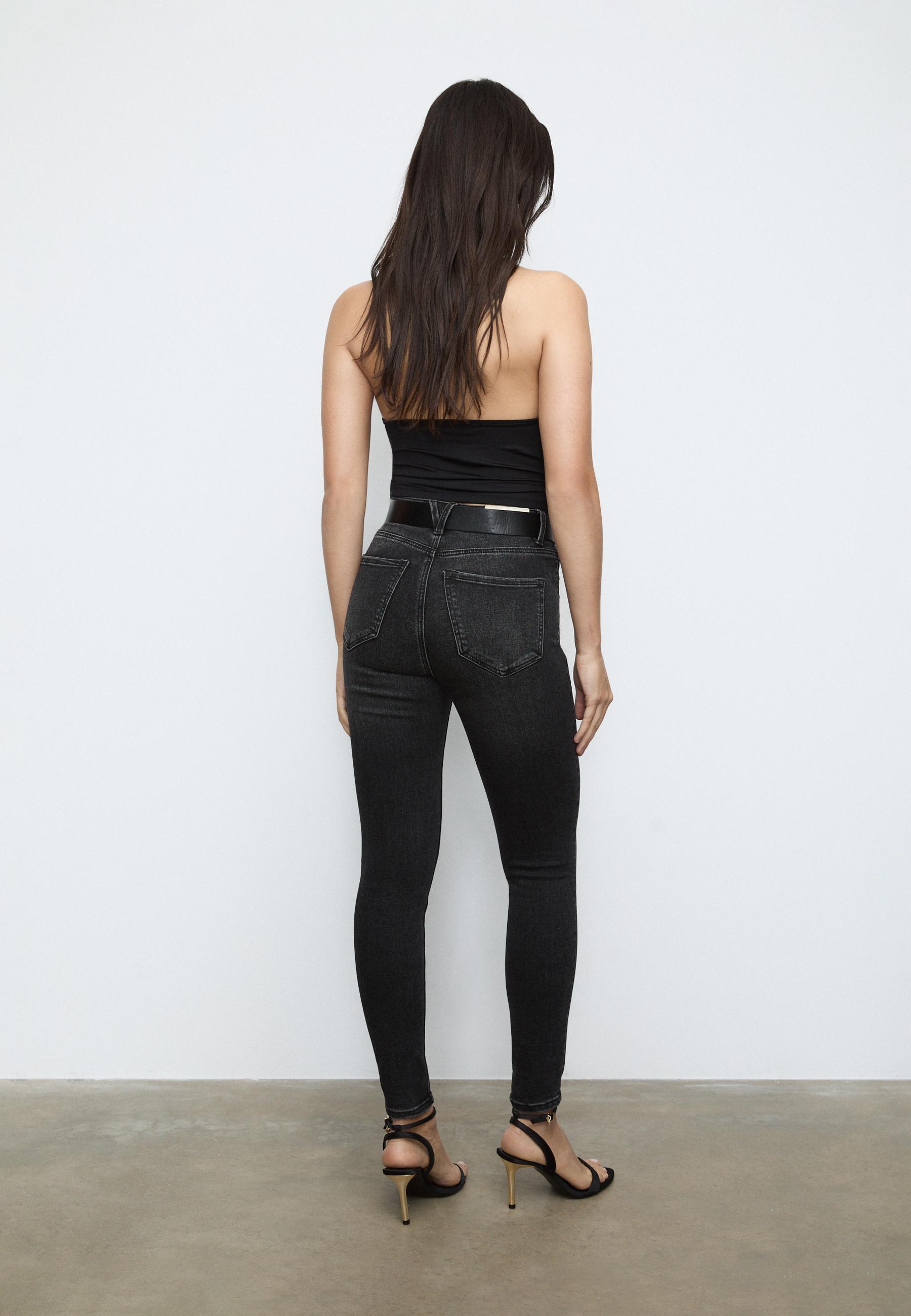 D09 Super high-waist skinny jeans — BLACK DENIM WASH