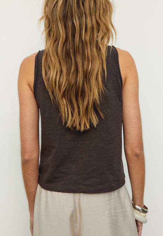 Top Bez Rukava S Vezom I Zakovicama