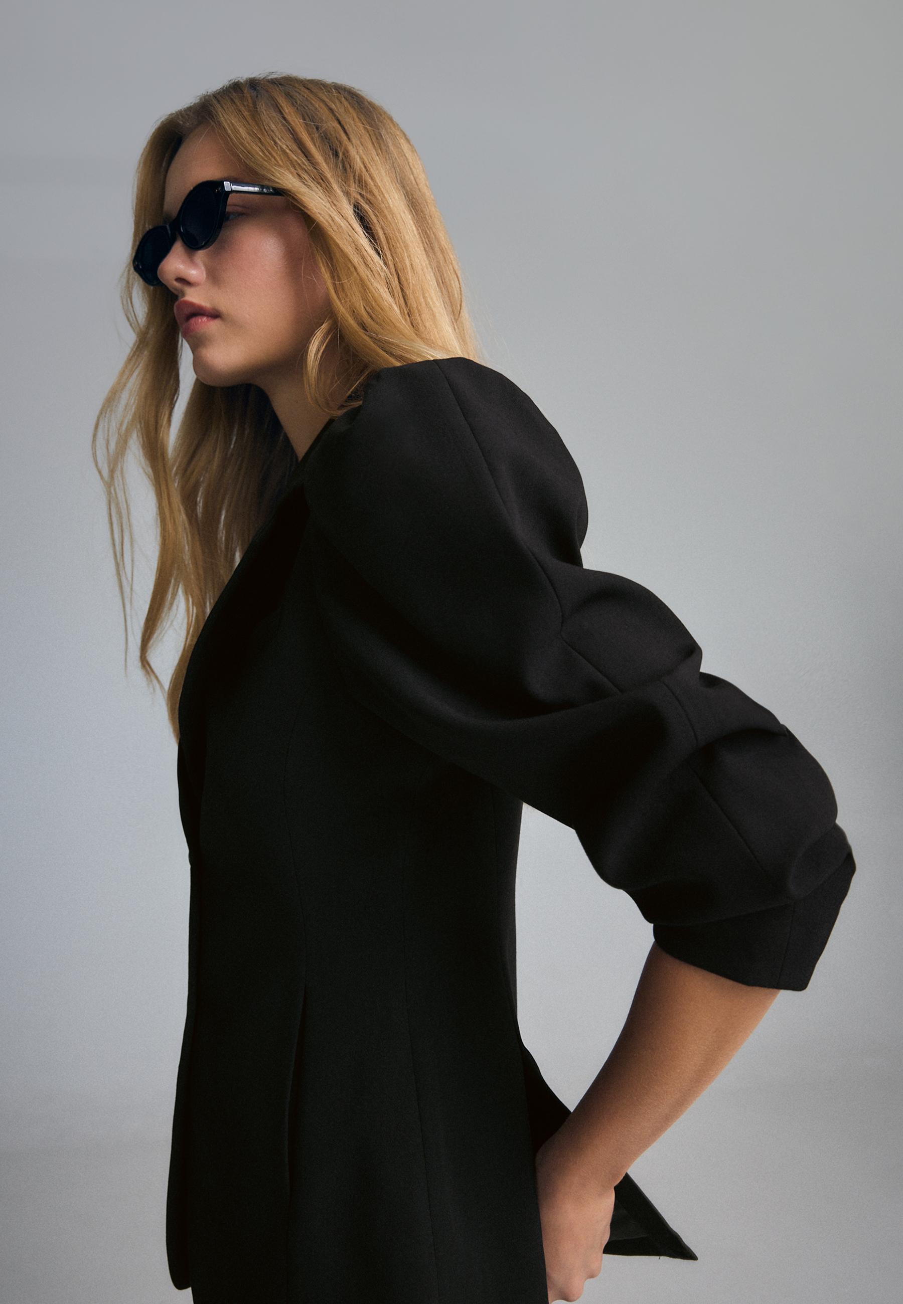 Voluminous sleeve blazer — Black