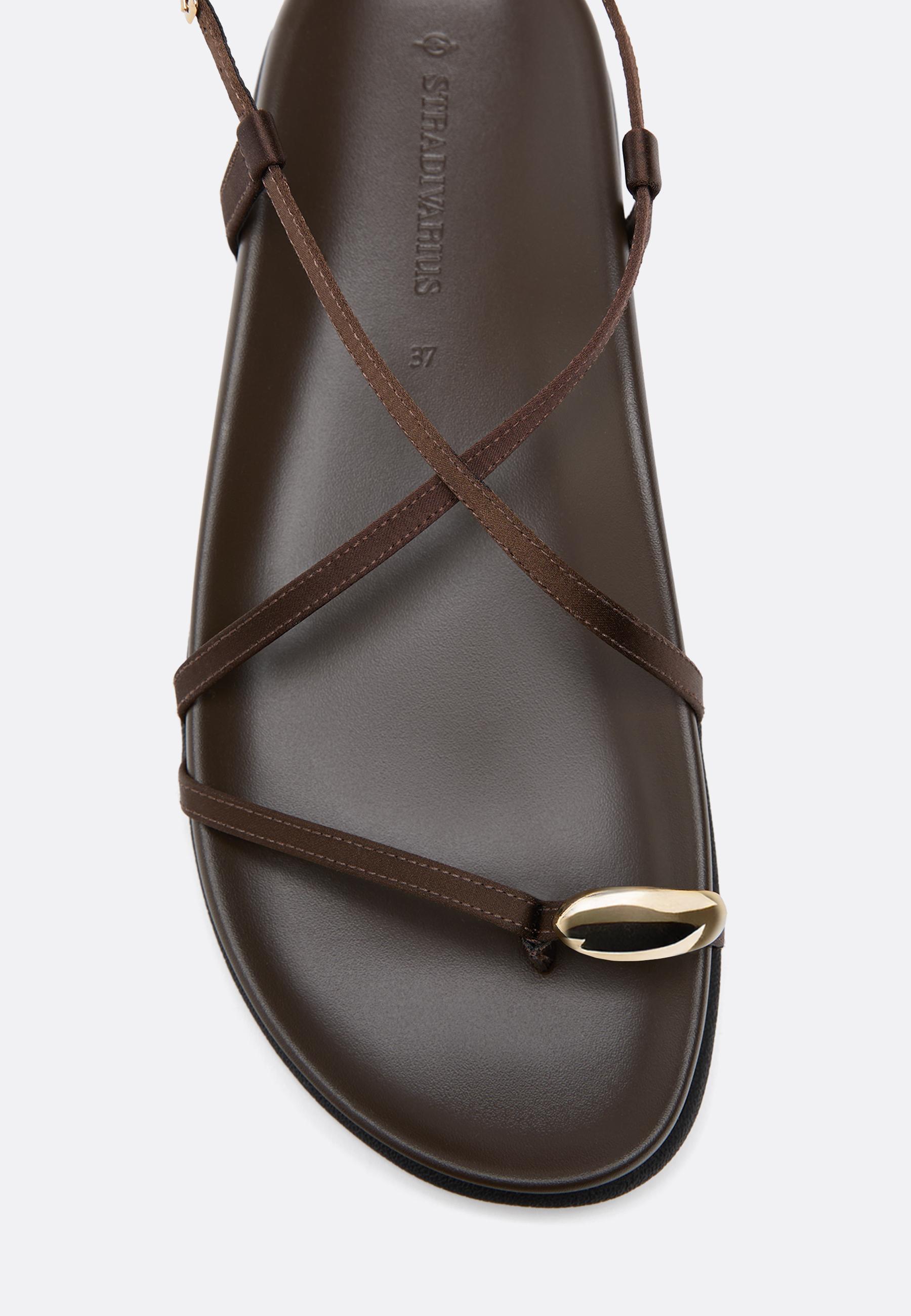 Flat strap detail sandals — BROWN