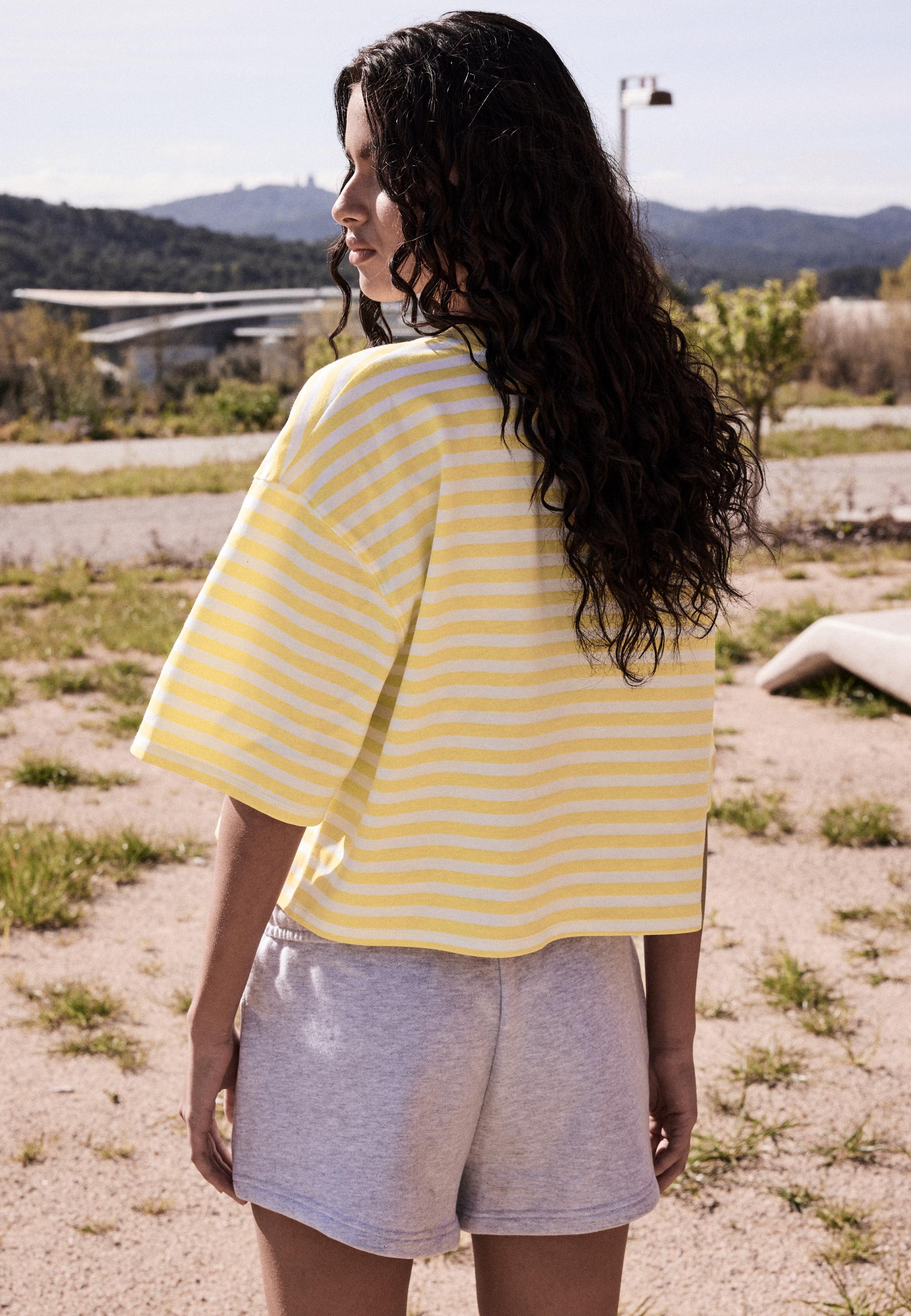 Striped short sleeve T-shirt — Pastel yellow