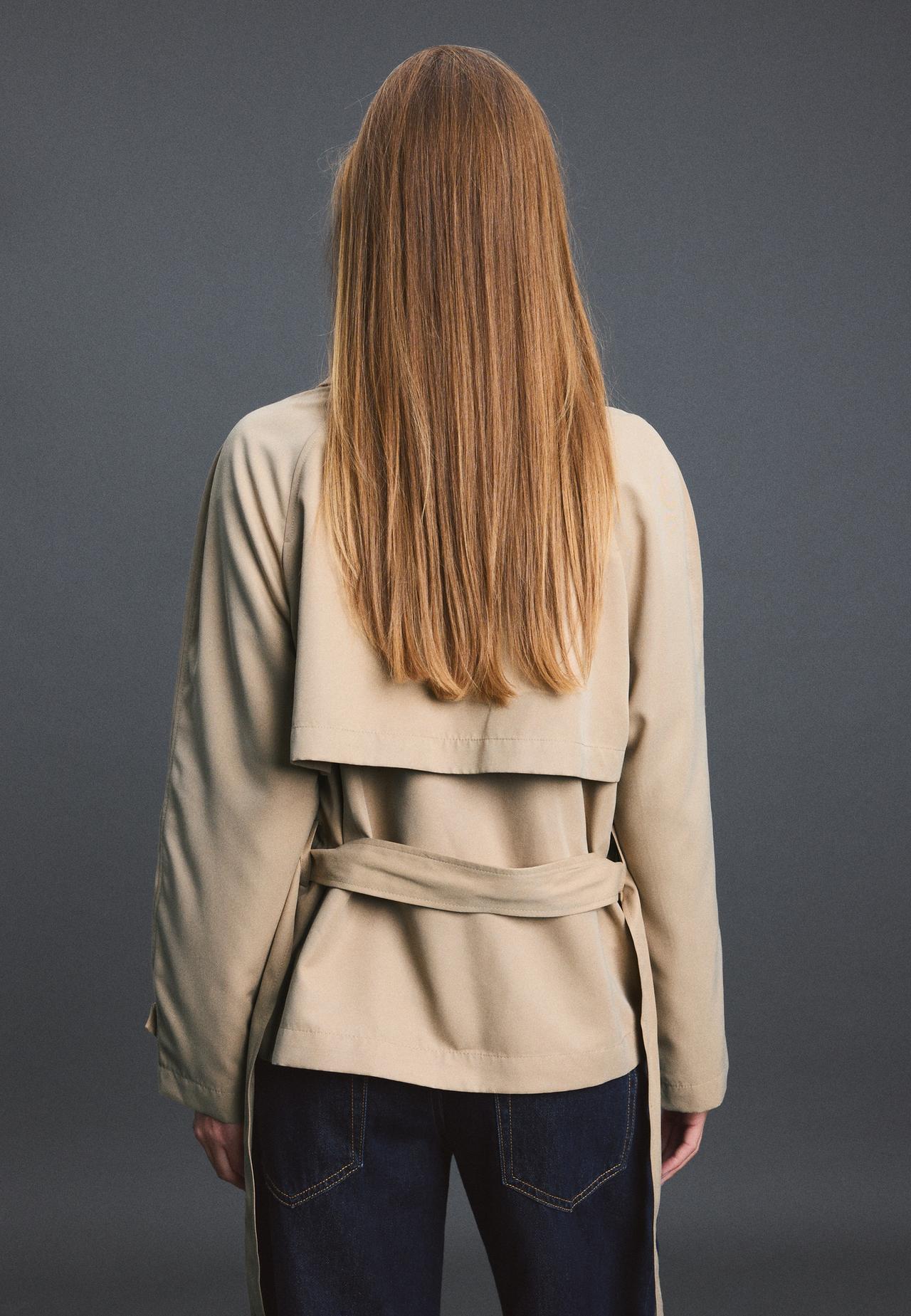 Short flowing trench coat with belt — Stone