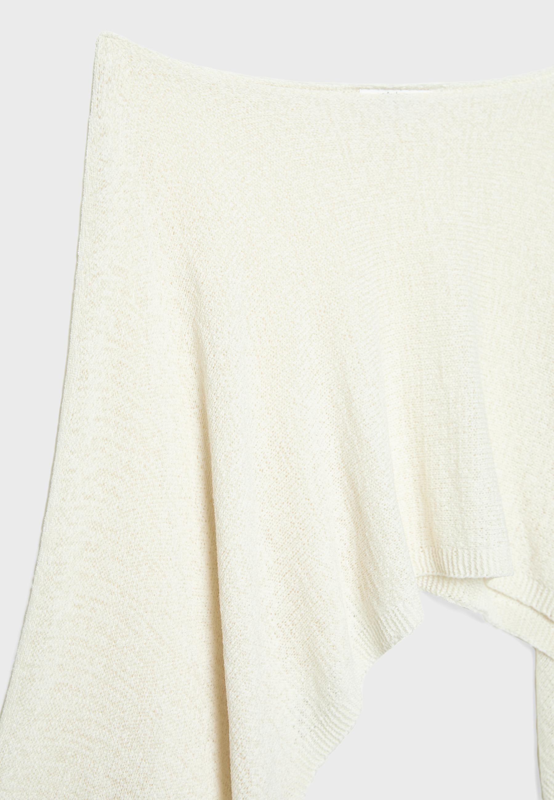 Fine knit cape — Ecru