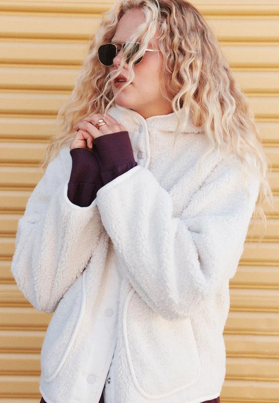 jack met synthetisch teddy effect en corduroy details