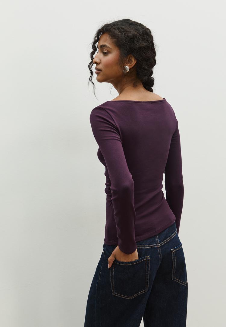 long sleeve t shirt with gathering