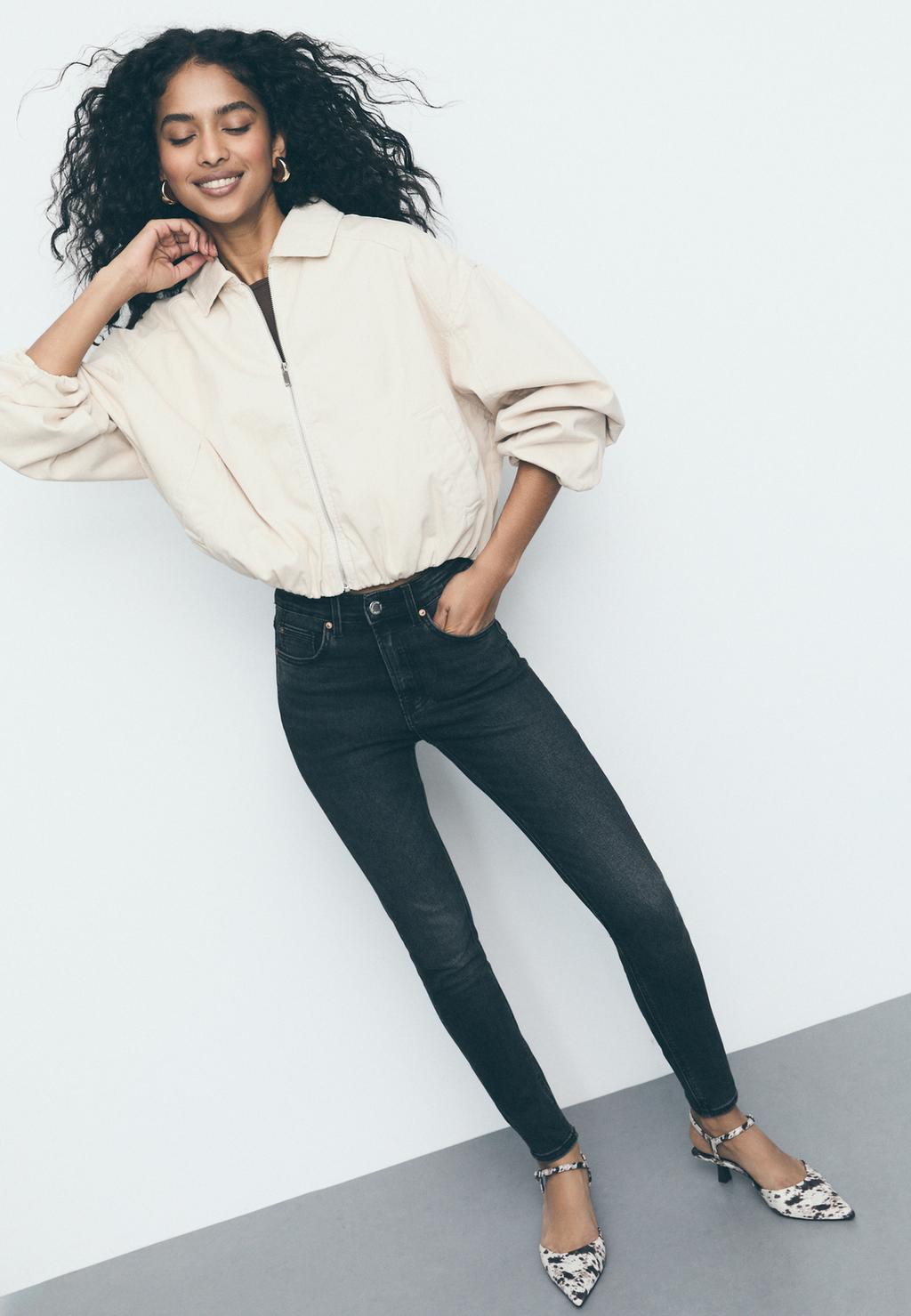 D09 Skinny-Jeans mit sehr hohem Bund