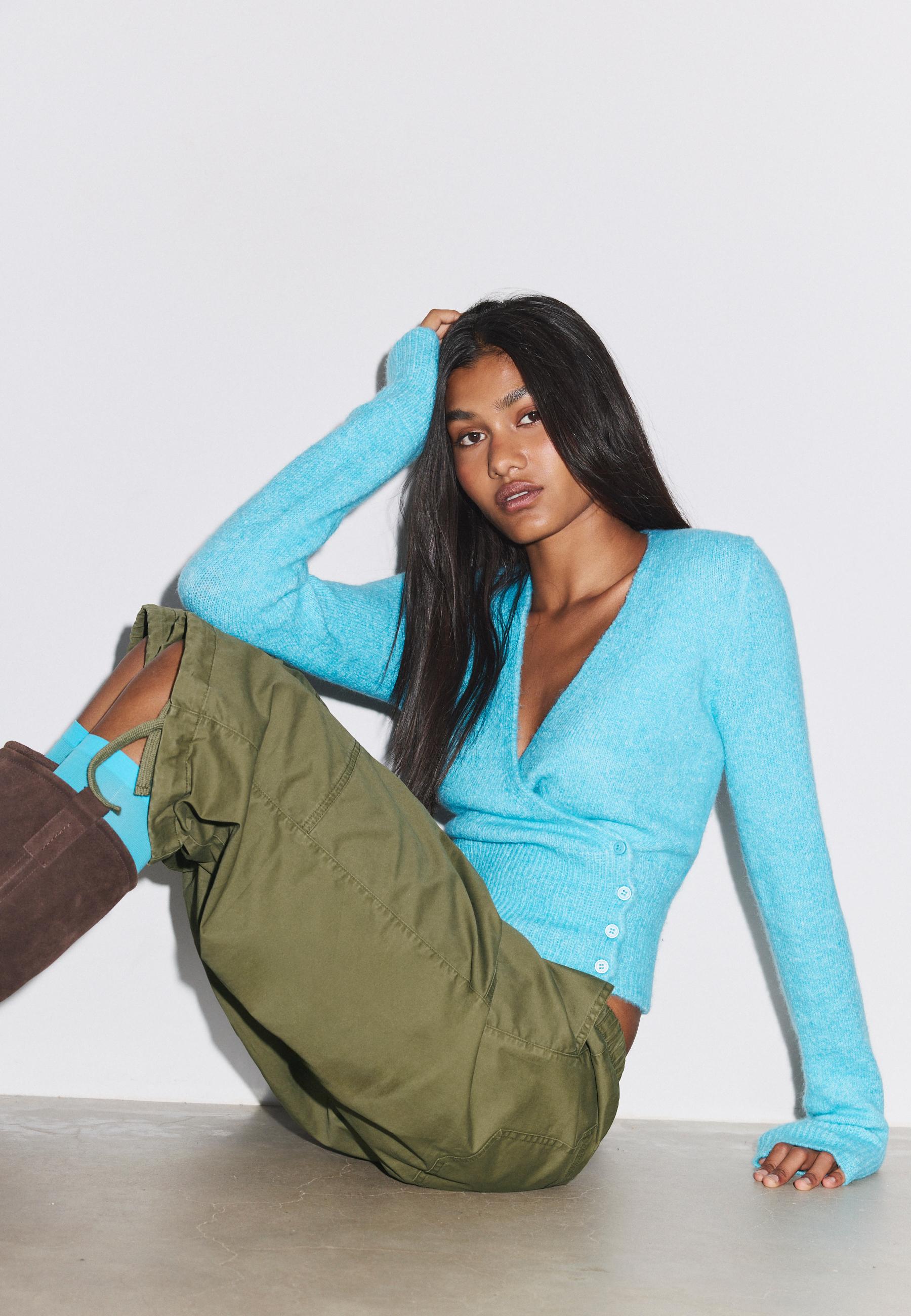 Button-up wrap knit cardigan - Women's fashion | Stradivarius