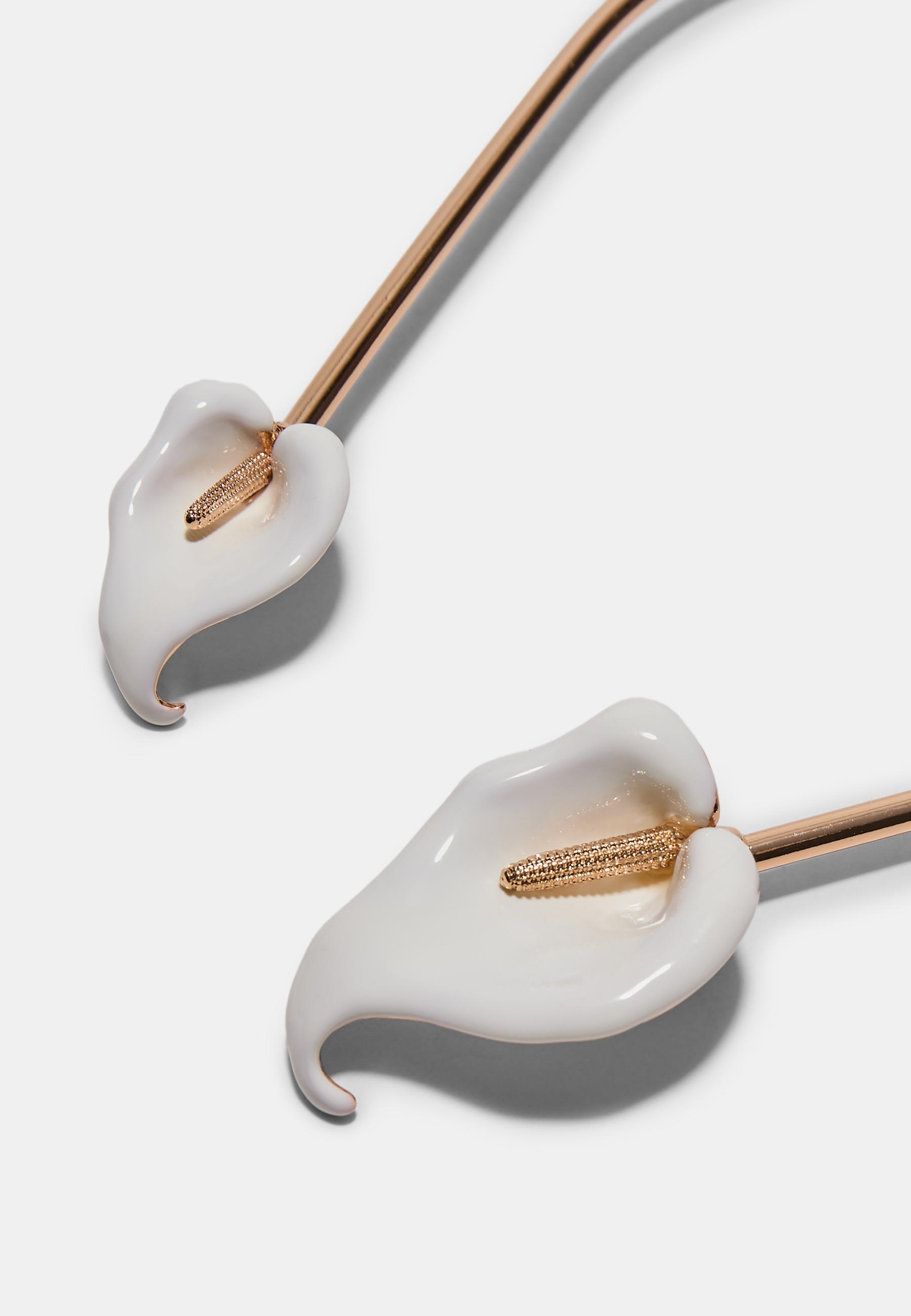 Calla lily flower choker necklace — Ecru
