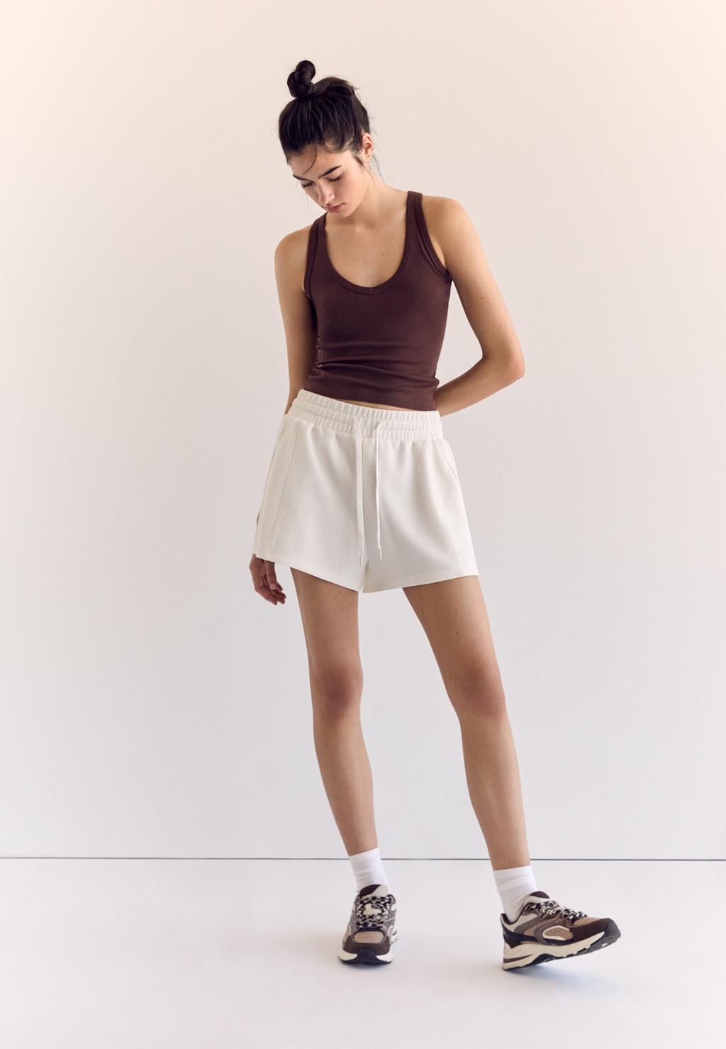 Shorts mit Nähten in Soft-Touch-Qualität