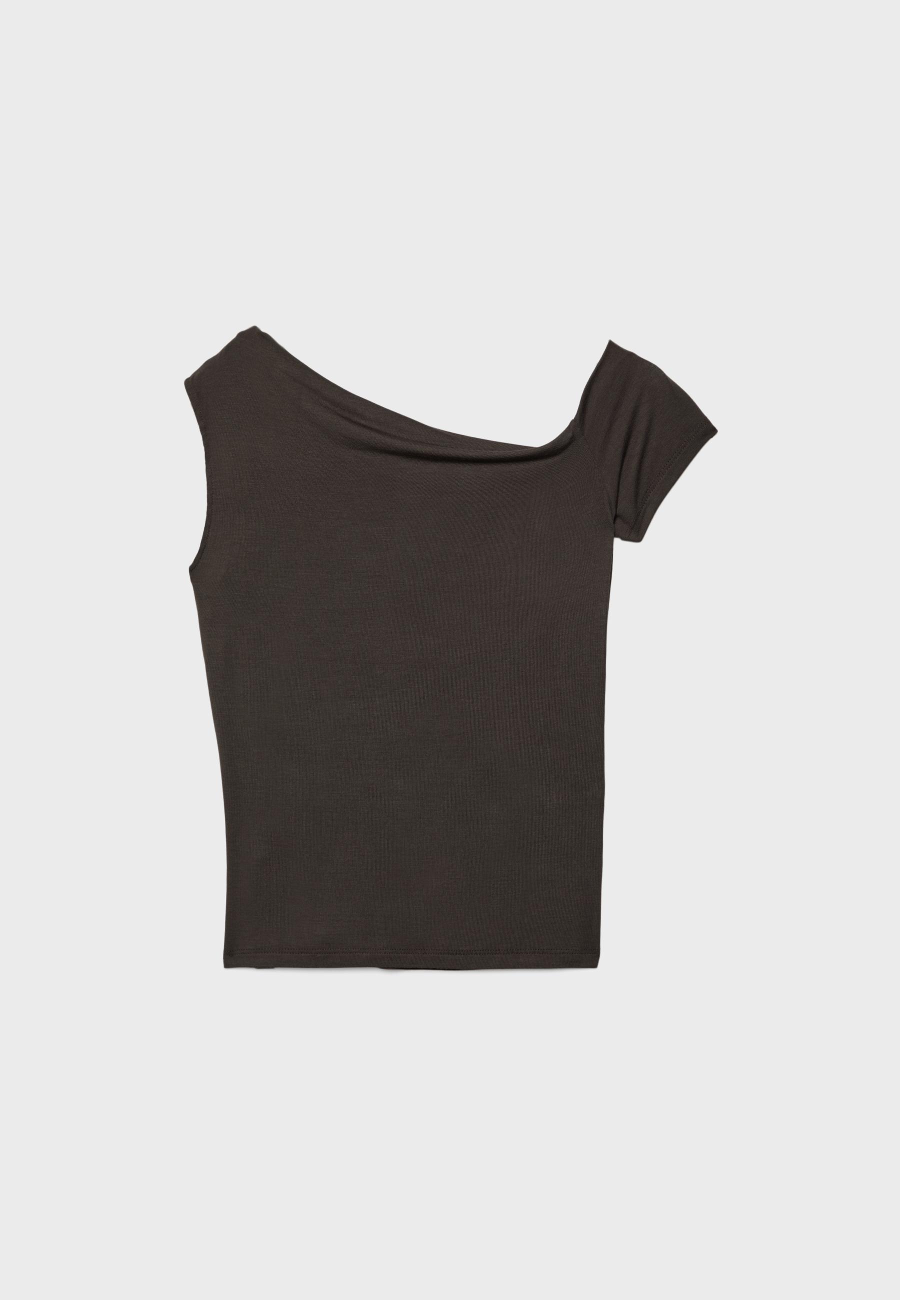 Asymmetric button T-shirt — Brown