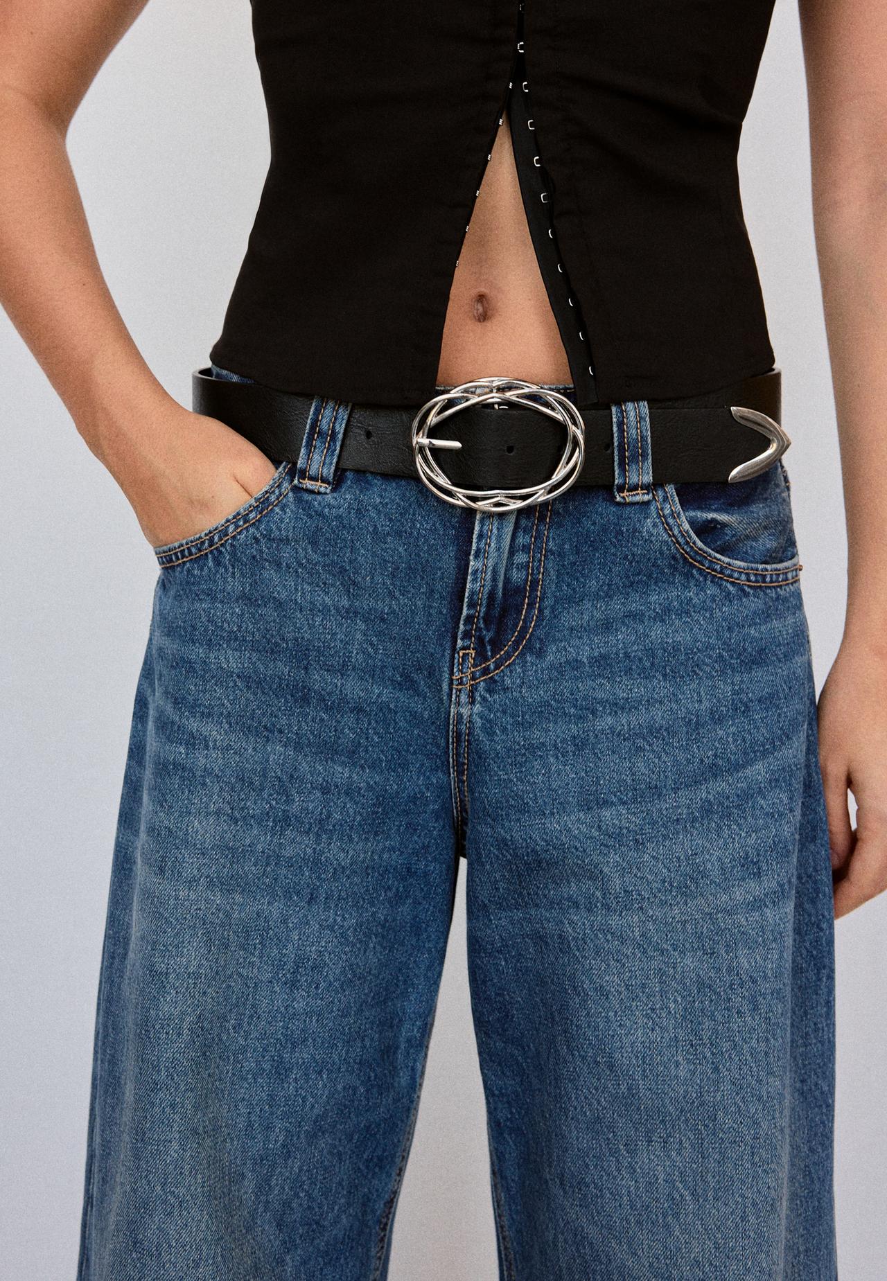Belt with interwoven buckle — Black