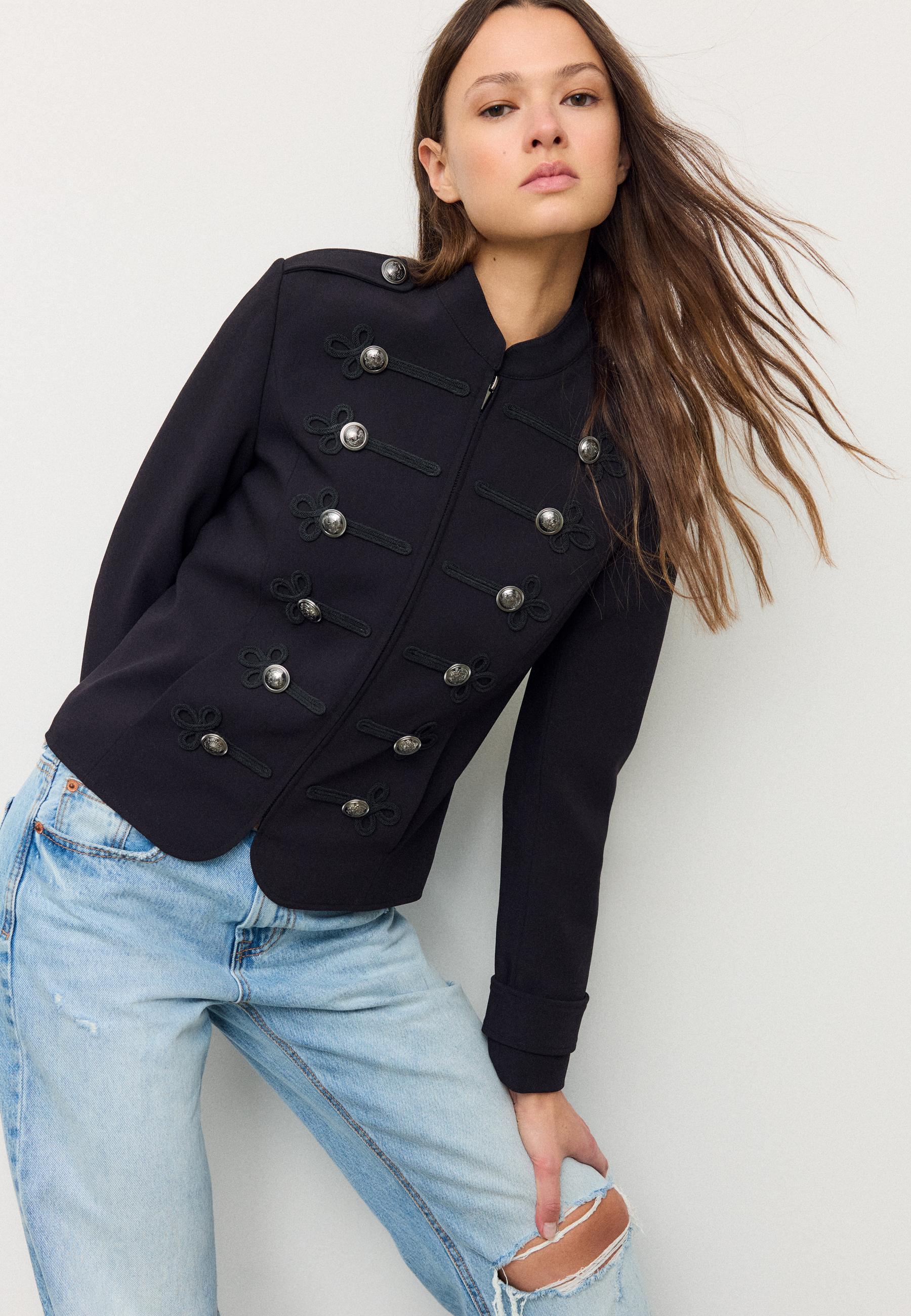 Engraved button blazer — Black