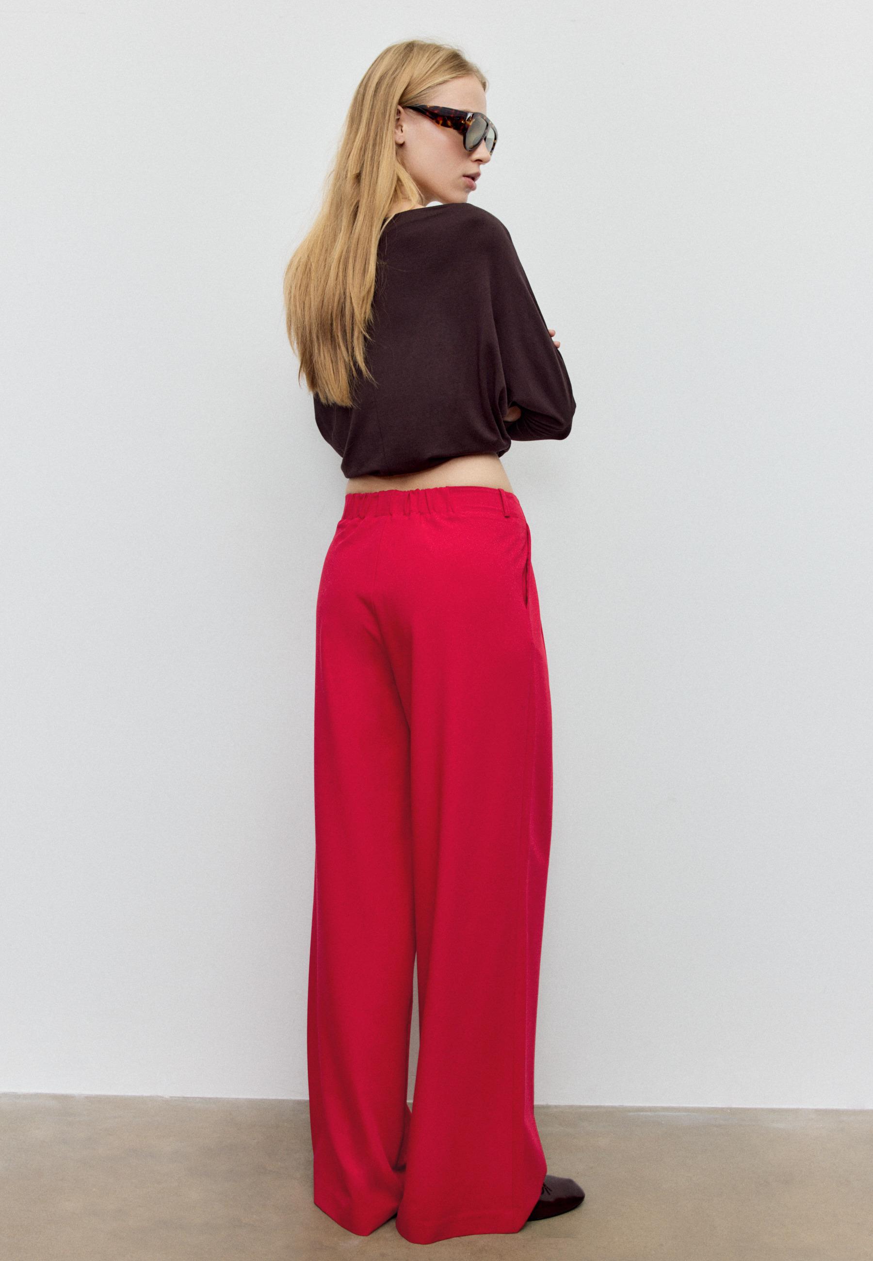 Wide-leg trousers with buckle detail — Dark red