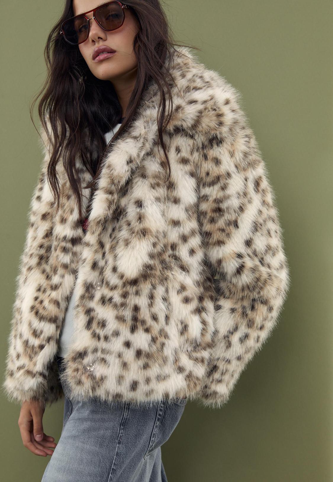 Leopard print faux fur jacket Women's fashion Stradivarius