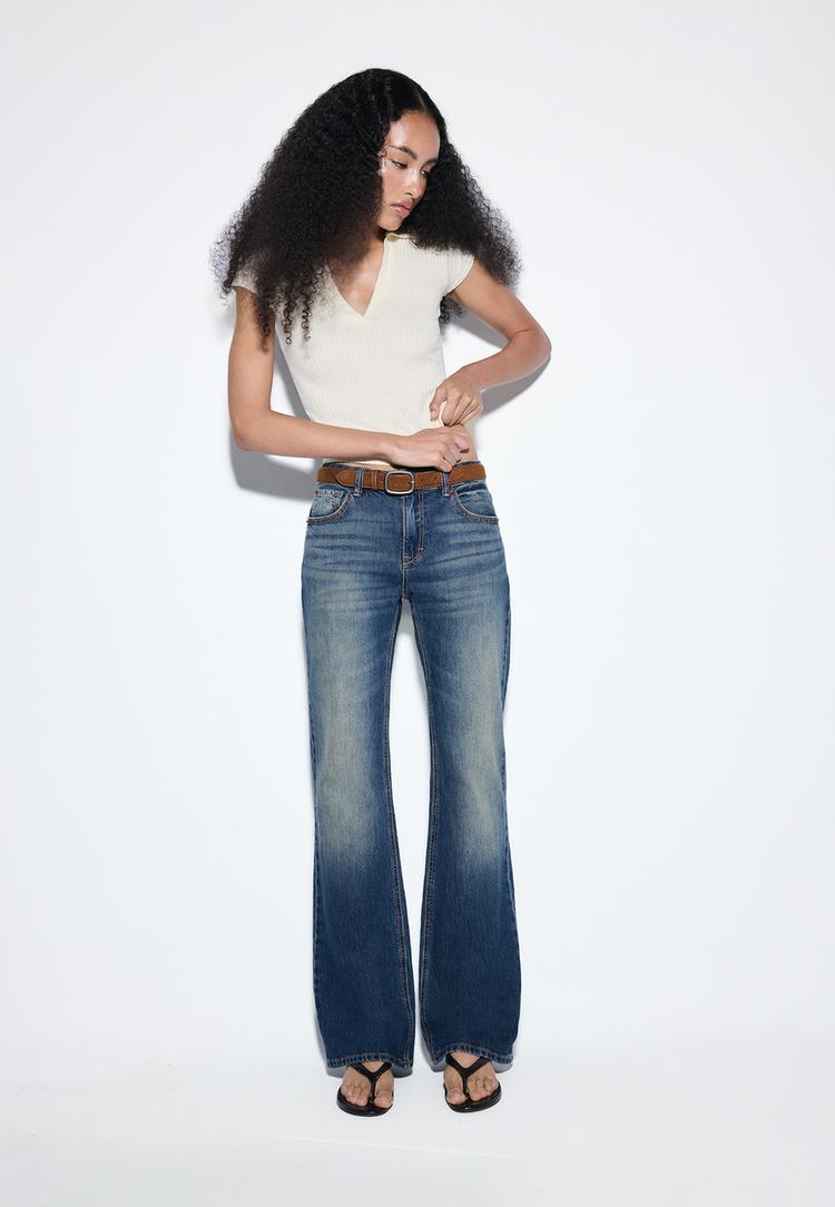 D68 Bootcut-Jeans mit Gürtel MITTELBLAUER DENIM-WASHED-LOOK 40