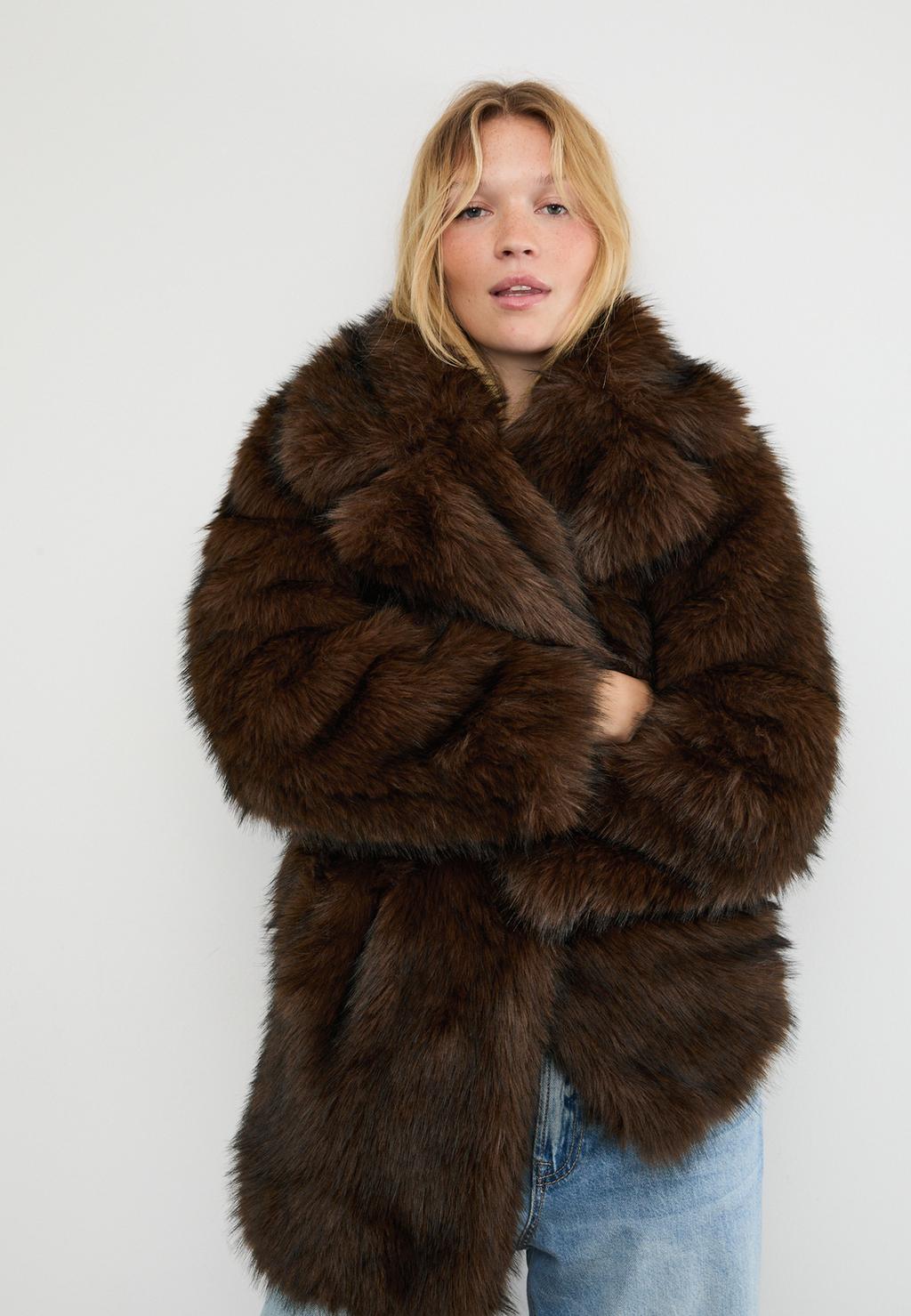 Regular fit faux fur coat