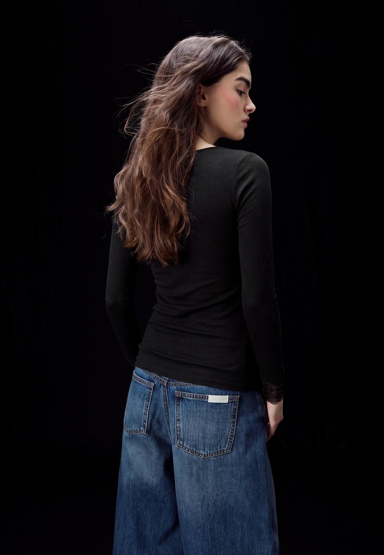 Cashmere V-neck long sleeve T-shirt — Black