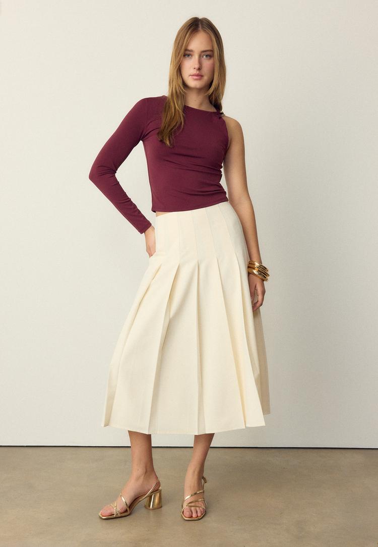 Stradivarius Ασύμμετρη Μπλούζα Με Μεταλλική Αγκράφα Μελιτζανί L