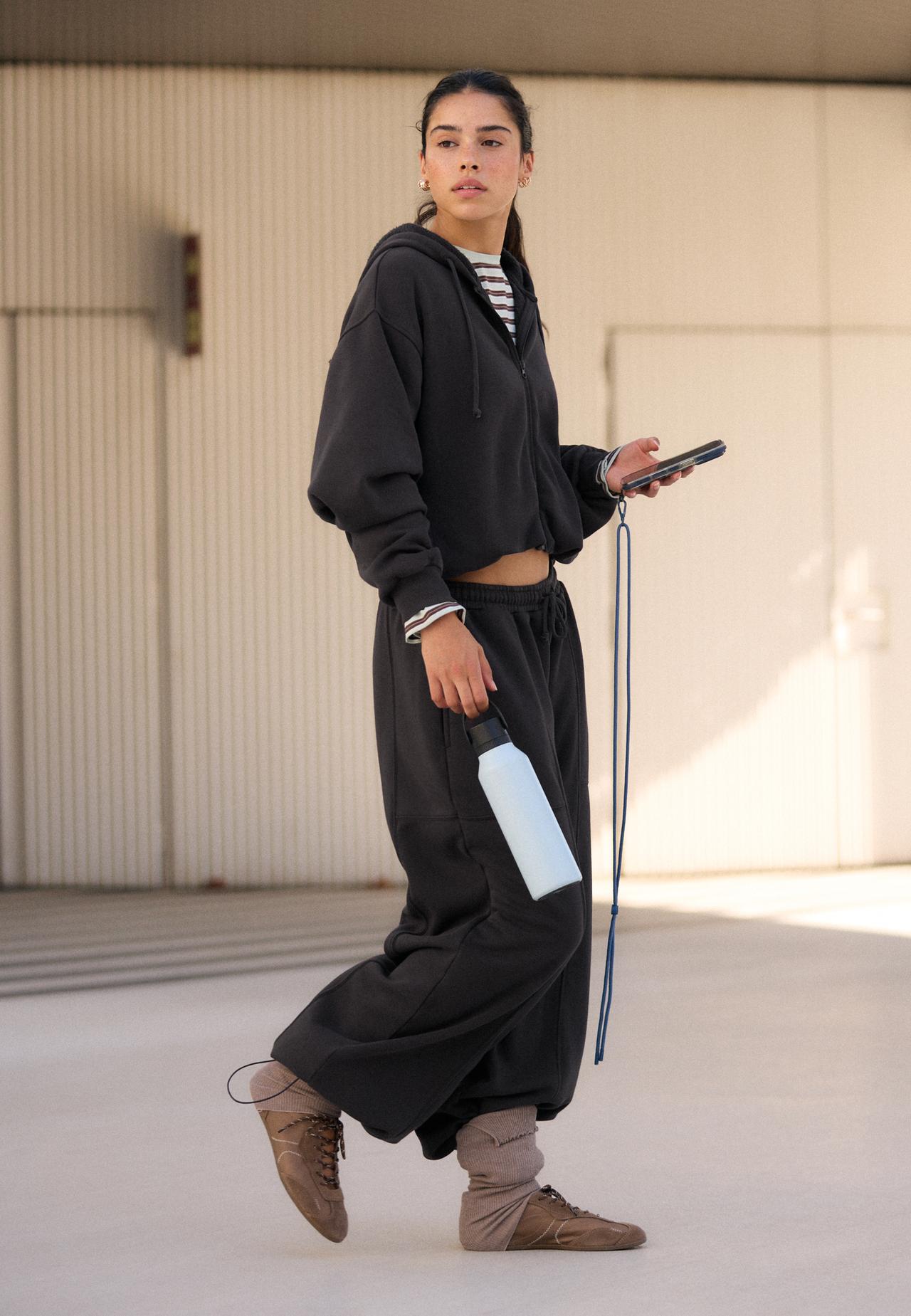 Plush barrel jogger trousers with toggles — Dark grey
