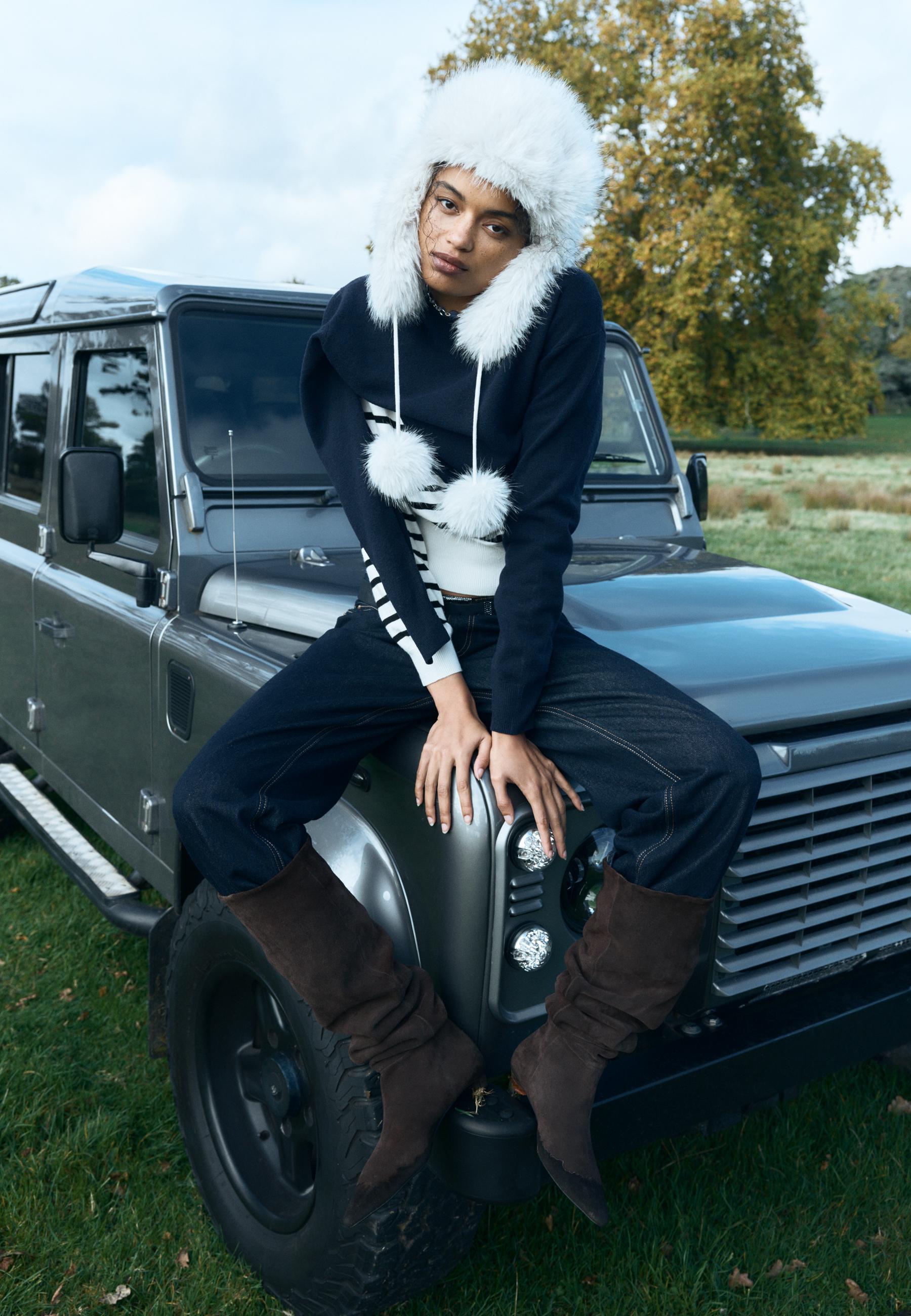 Soft-Touch Basic Knitted Jumper — Navy blue
