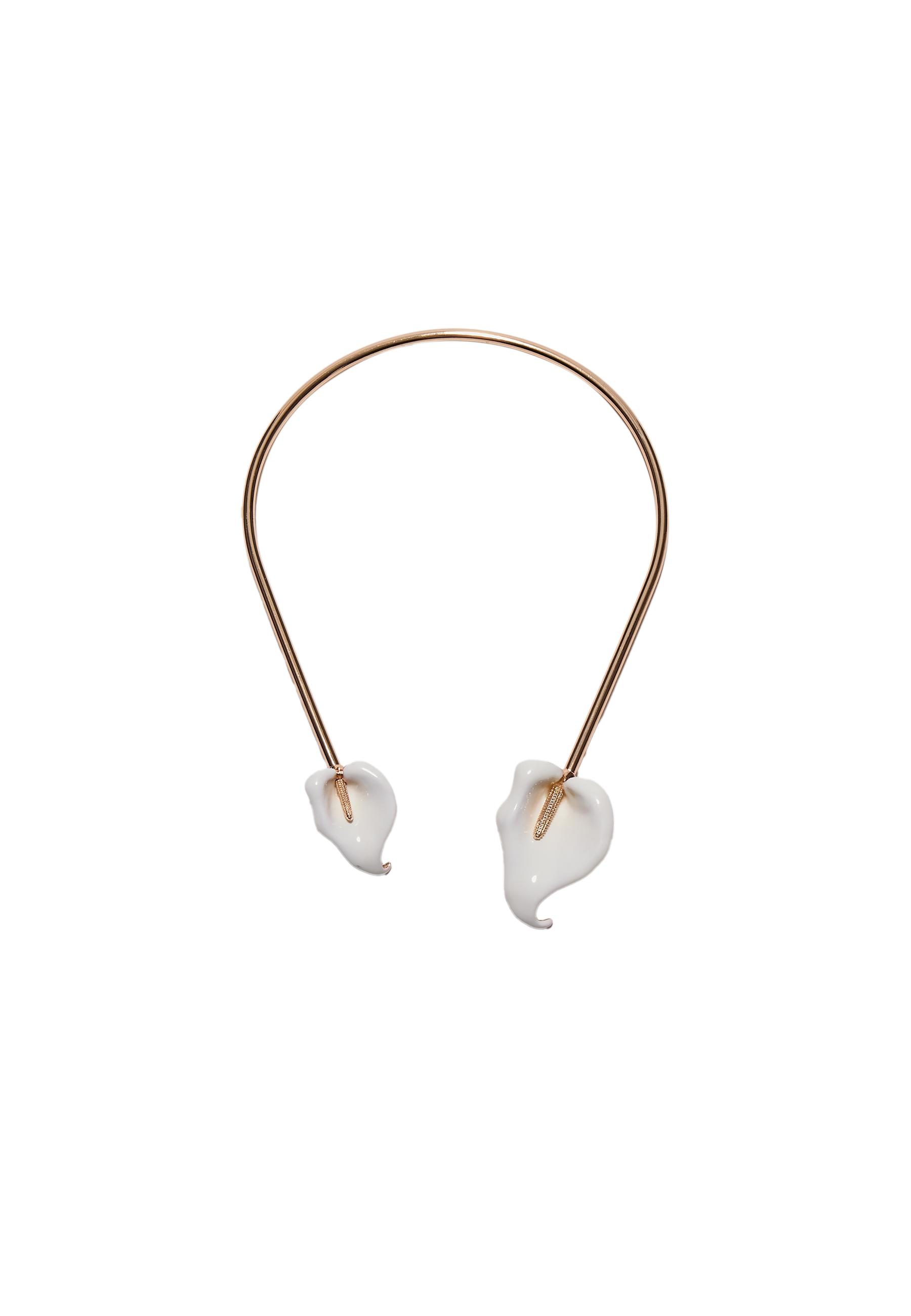 Calla lily flower choker necklace — Ecru