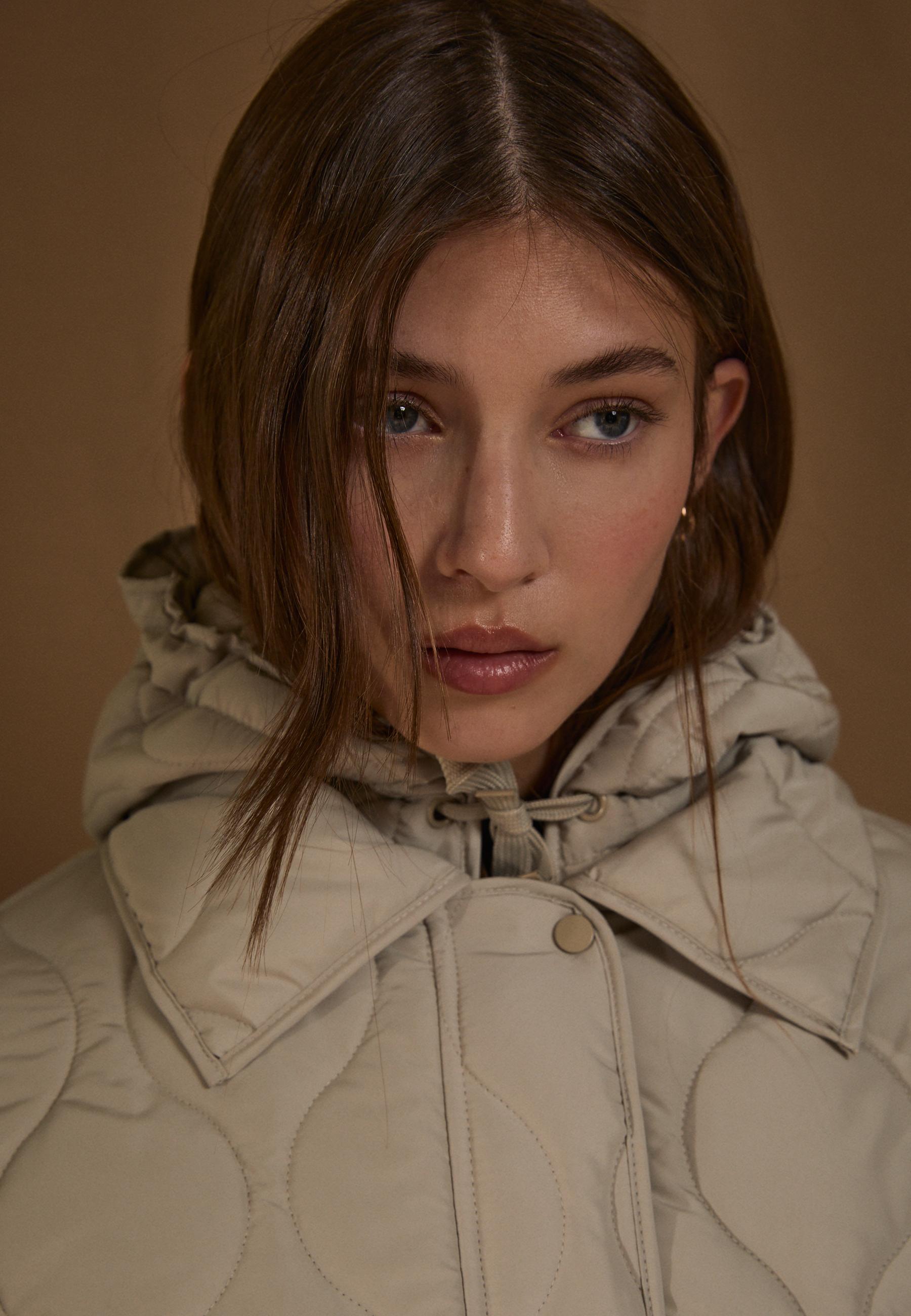Hooded puffer jacket — Ice