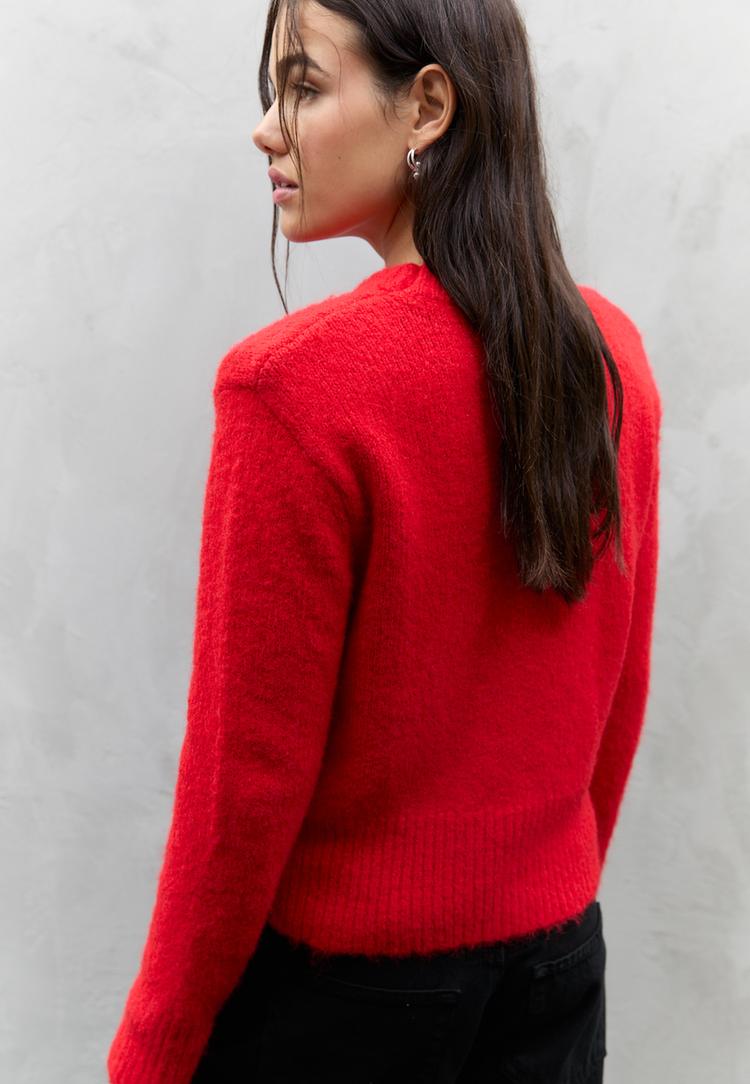 knit sweater with shoulder pads