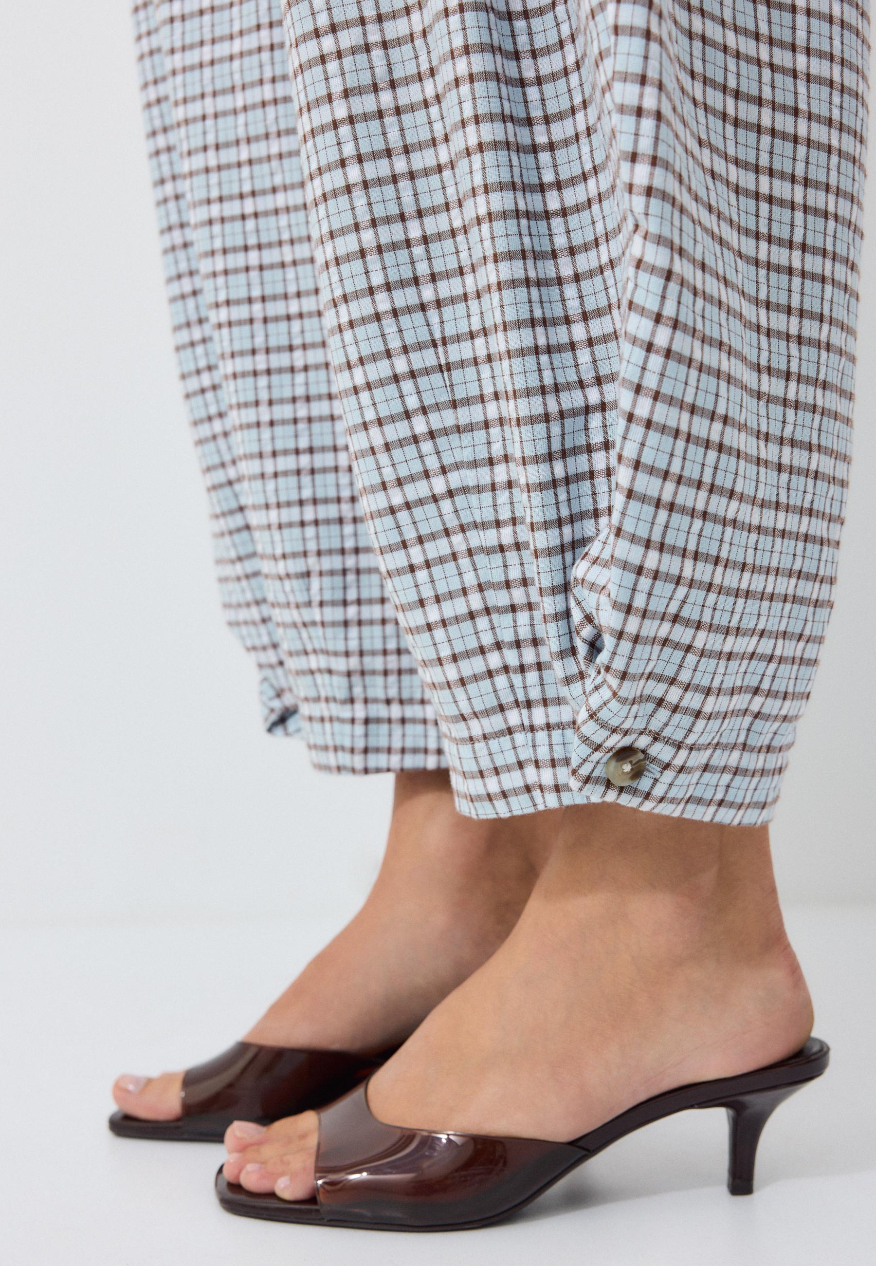 Heeled vinyl mule sandals — BROWN