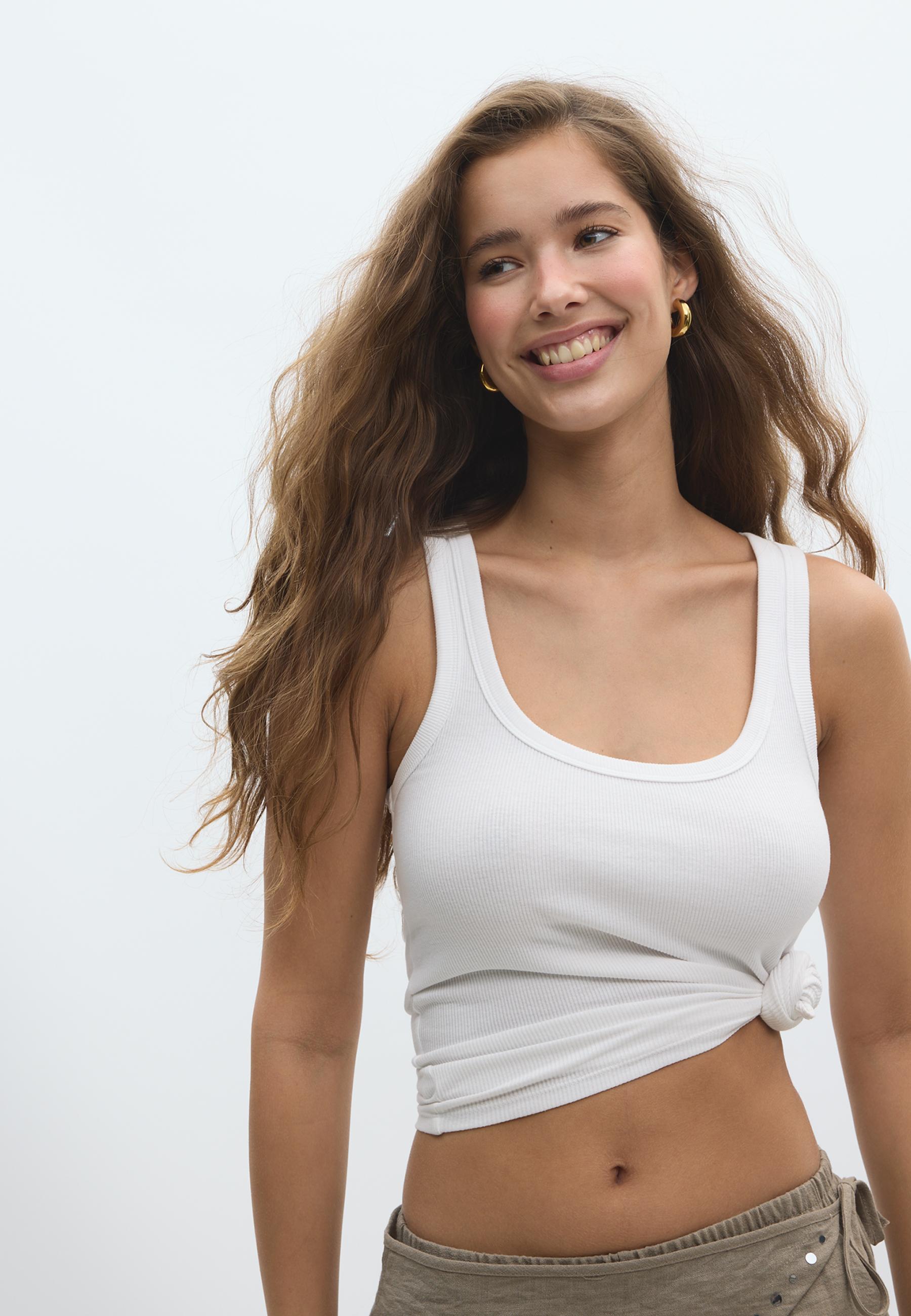 Basic strappy top — White