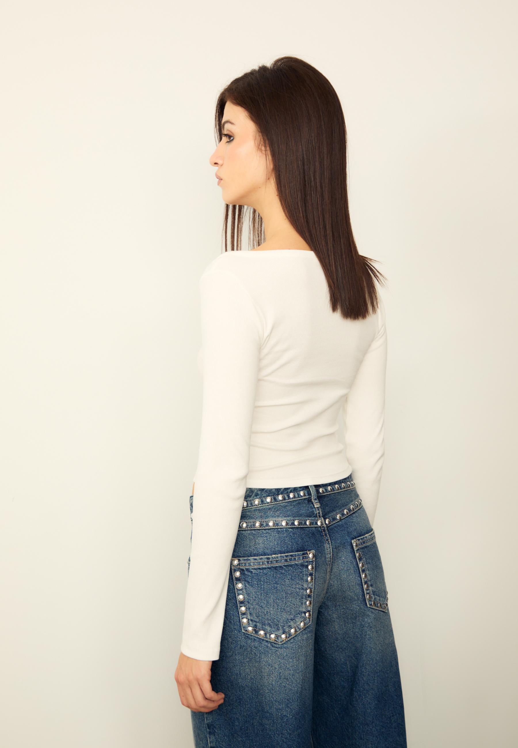 Blouse with buttons — White
