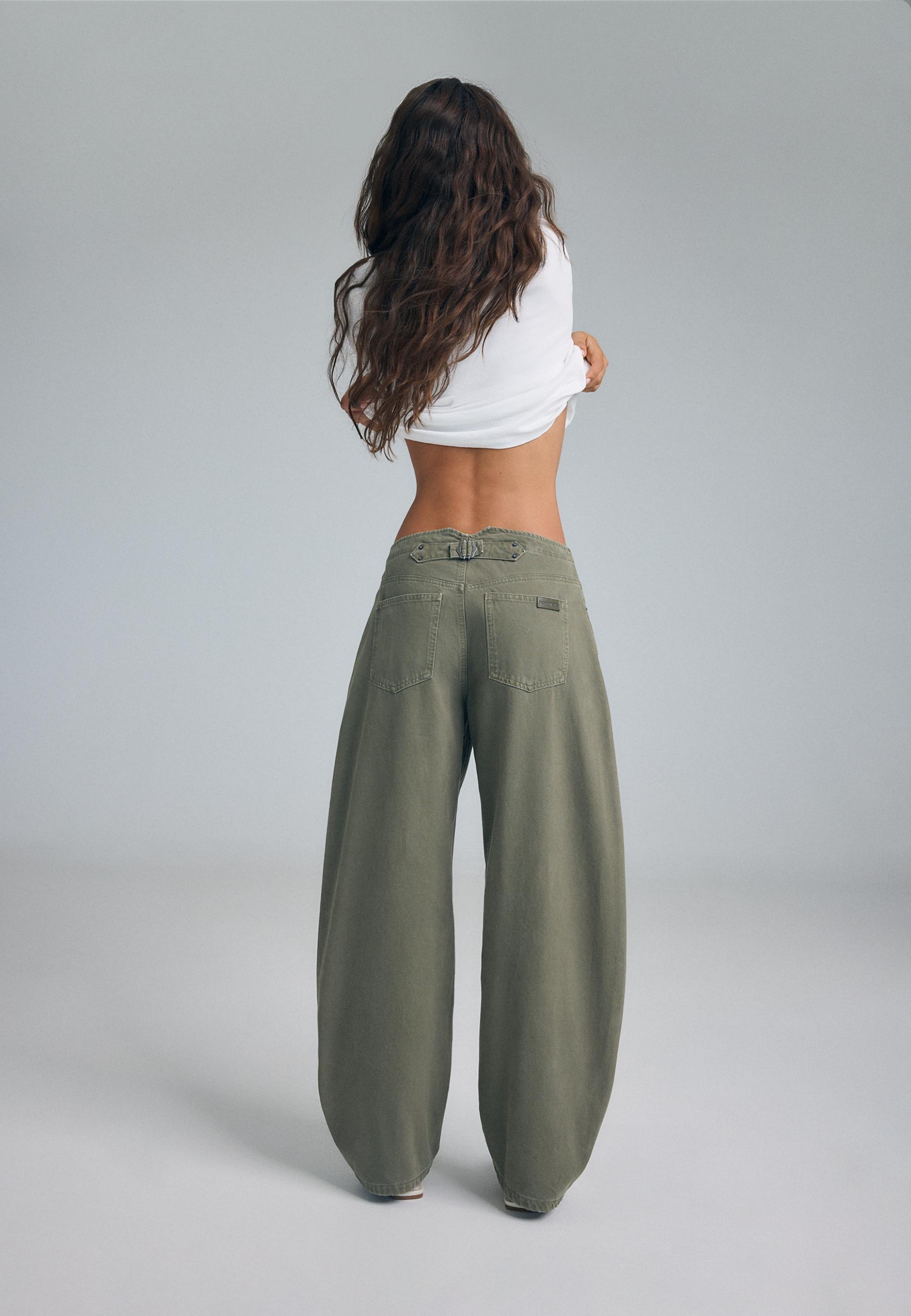 Adjustable barrel-leg jeans — Khaki