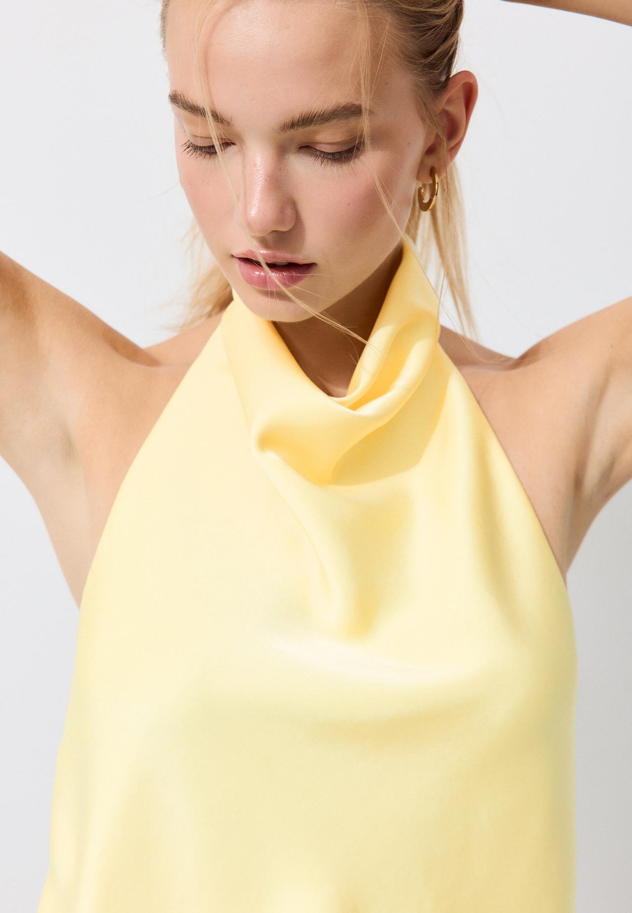 Satin halter top — Gold