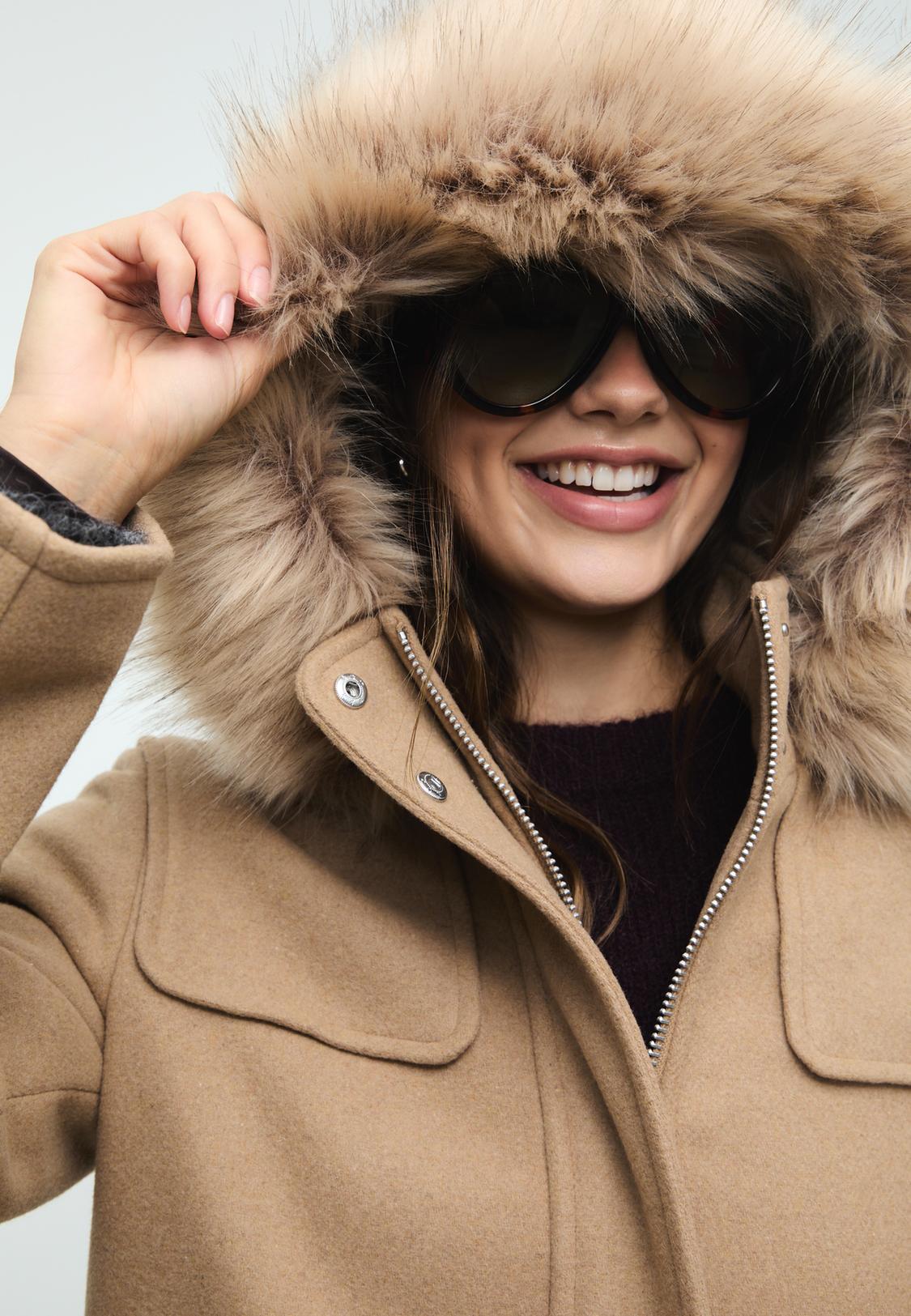 Abrigo capucha pelo Stradivarius Nicaragua1